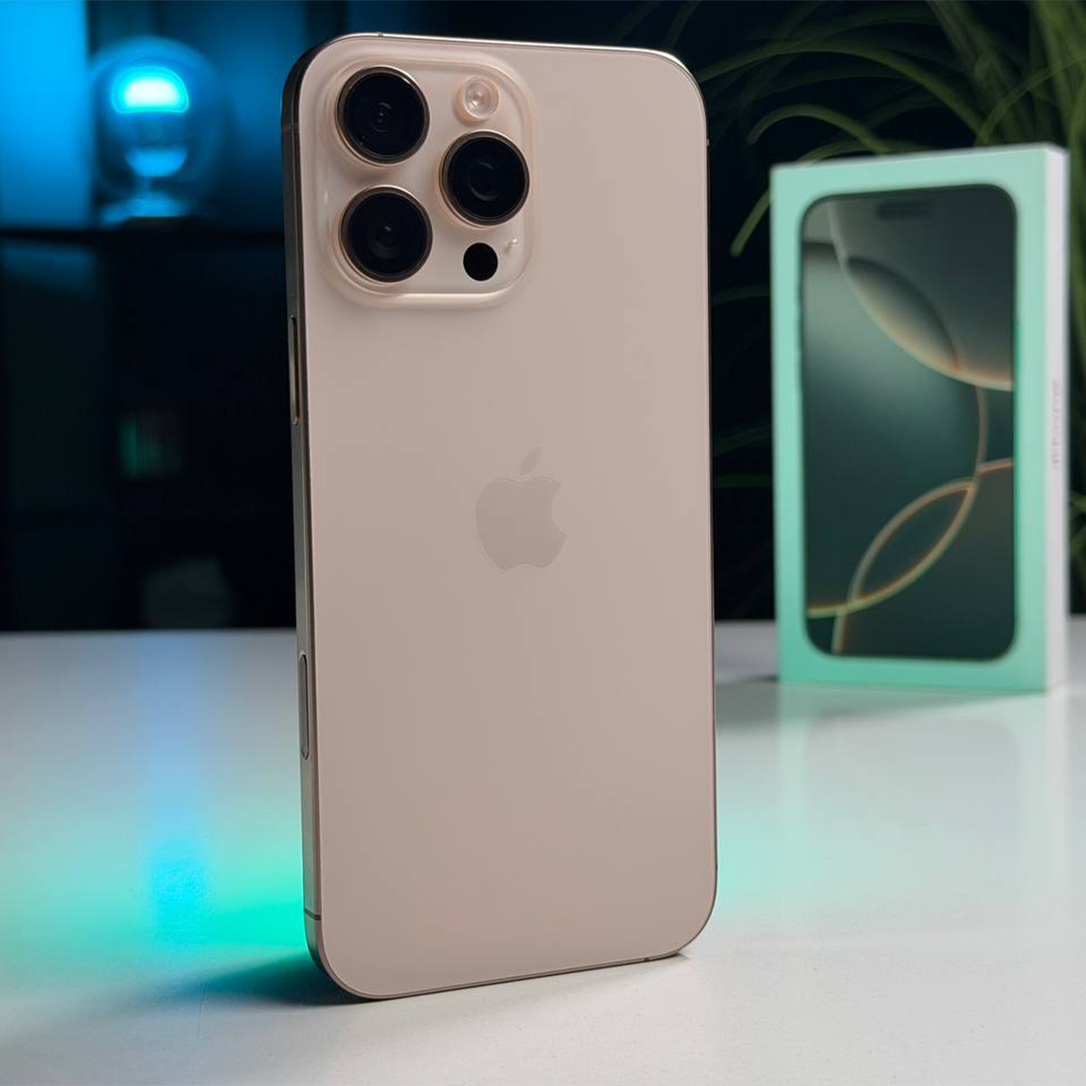 ВЖИВАНИЙ Б/У Apple iPhone 16 Pro Max 512GB Desert Titanium (MYX23) - Стан: гарний | Акумулятор: 94% | Комплектація: повний | Гарантія: 3 міс.