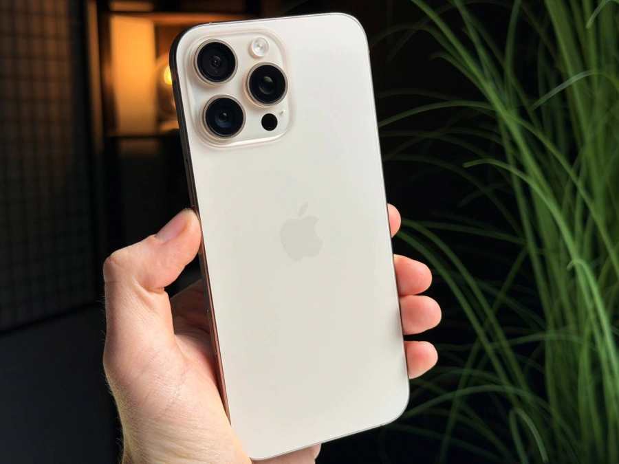 ВЖИВАНИЙ Б/У Apple iPhone 16 Pro Max 512GB Desert Titanium (MYX23) - Стан: гарний | Акумулятор: 98% | Комплектація: iPhone, кабель | Гарантія: 3 міс.