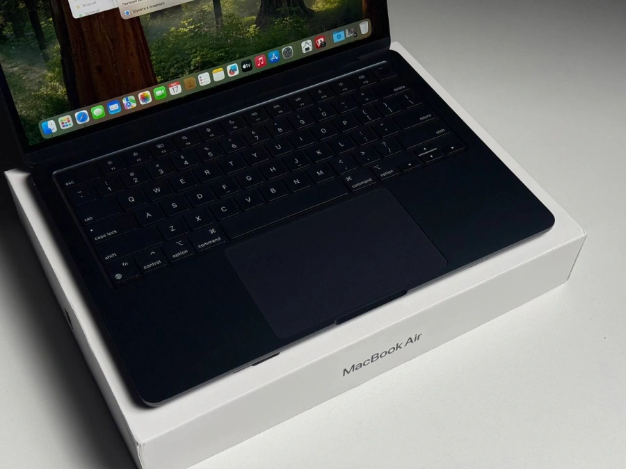 ВЖИВАНИЙ Б/У MacBook Air 13.6" M2/8CPU/8GPU/8GB/256GB Midnight 2022 (MLY33) - Стан: гарний | Акумулятор: 95% | Комплектація: повний | Гарантія: 3 міс.