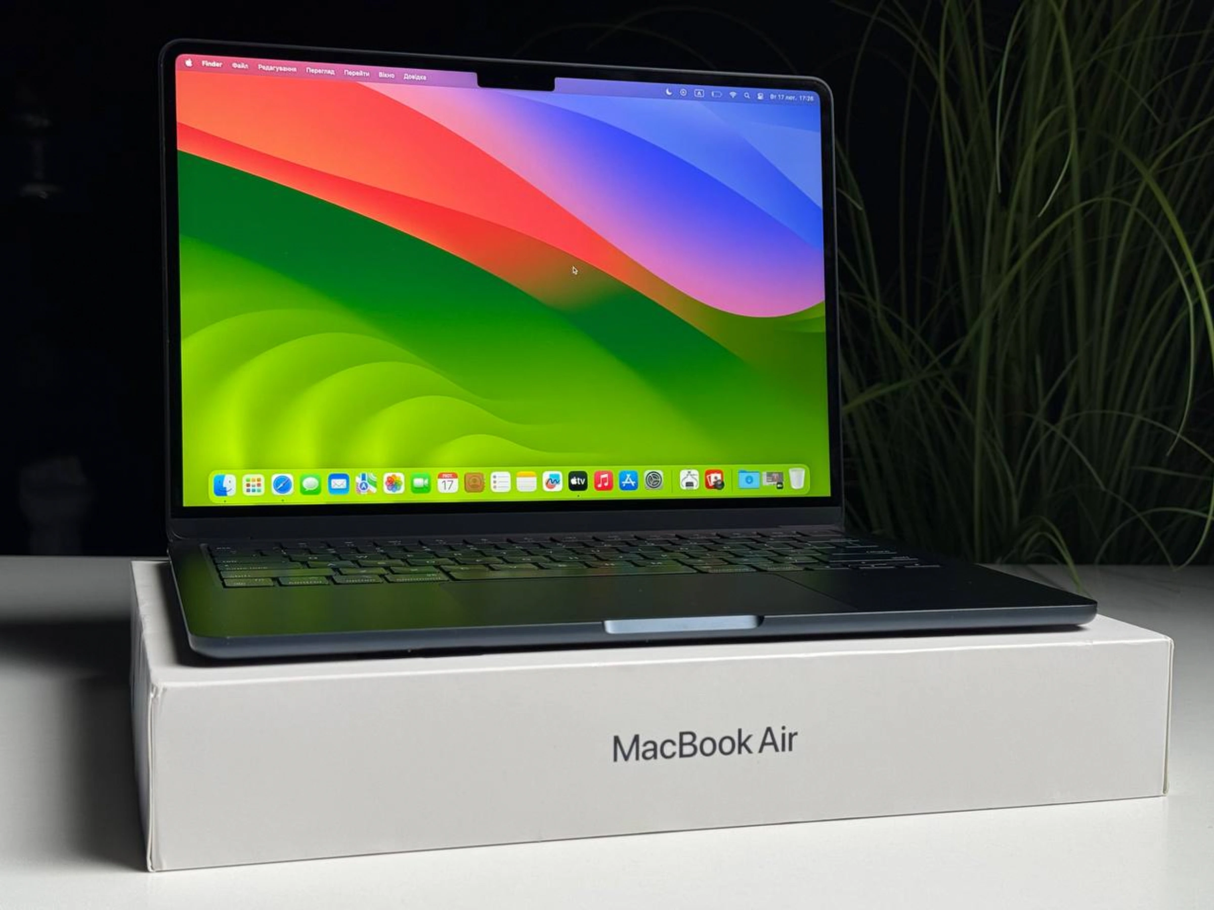 ВЖИВАНИЙ Б/У MacBook Air 13.6" M2/8CPU/8GPU/8GB/256GB Midnight 2022 (MLY33) - Состояние: хороший | Аккумулятор: 95% | Комплектация: полный | Гарантия: 3 мес.