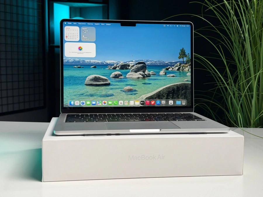 ВЖИВАНИЙ Б/У MacBook Air 13.6" M2/8CPU/8GPU/8GB/256GB Silver 2022 (MLXY3) - Стан: задовільний | Акумулятор: 86% | Комплектація: повний | Гарантія: 3 міс.