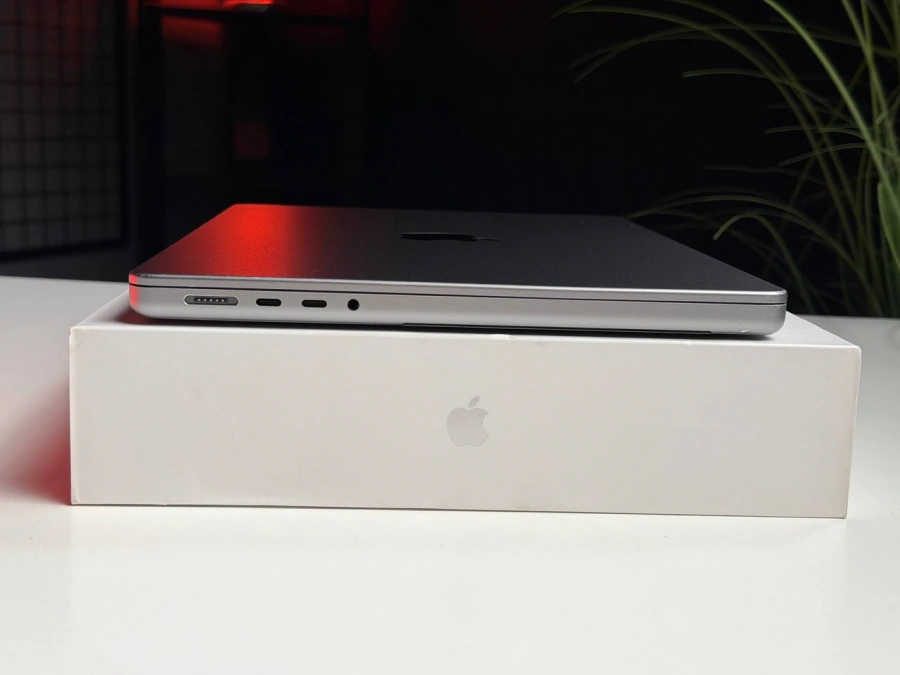 ВЖИВАНИЙ Б/У MacBook Pro 14" M1 Pro/10CPU/16GPU/16GB/1TB Space Gray 2021 (MKGQ3) - Состояние: удовлетворительный | Аккумулятор: 81% | Комплектация: полный | Гарантия: 3 мес.