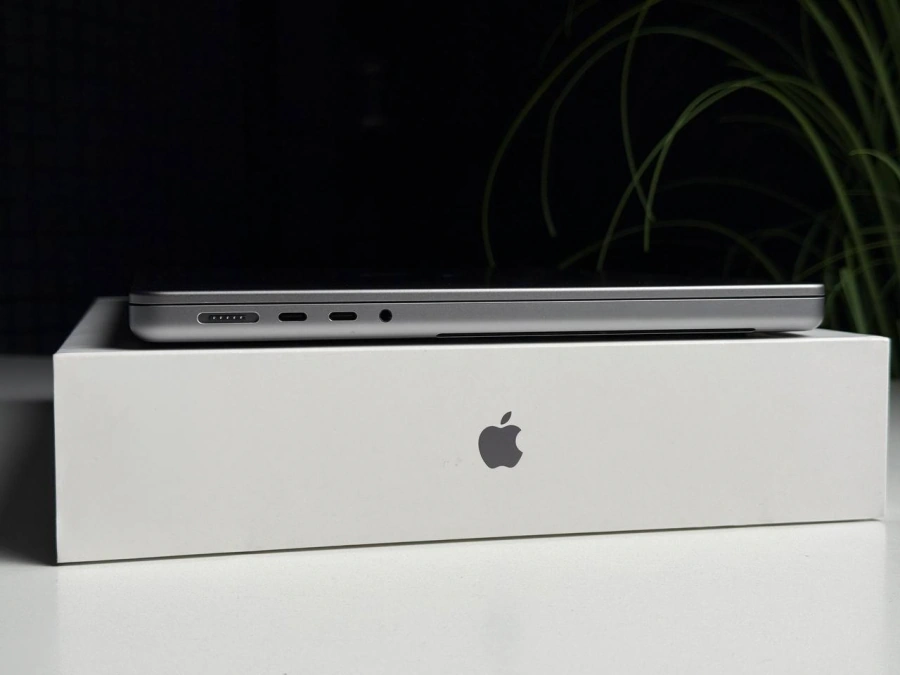 ВЖИВАНИЙ Б/У MacBook Pro 14" Space Gray (MKGP3) 2021 - Состояние: хороший | Аккумулятор: 91% | Комплектация: полный | Гарантия: 3 мес.