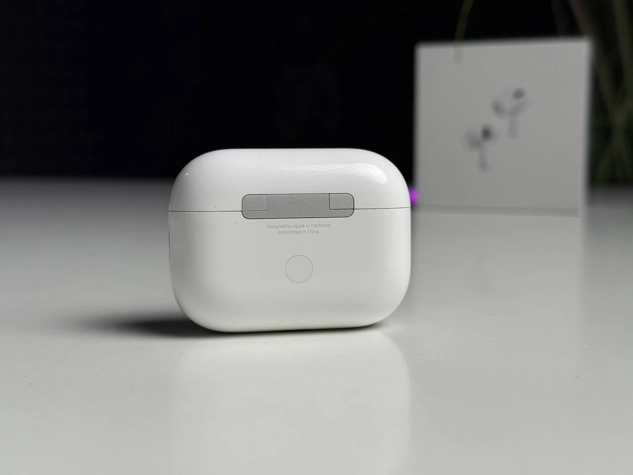 ВЖИВАНИЙ Б/У Навушники Apple AirPods Pro 2 with MagSafe Charging Case with Speaker (MQD83) - Стан: гарний | Комплектація: AirPods, коробка | Гарантія: 1 міс.