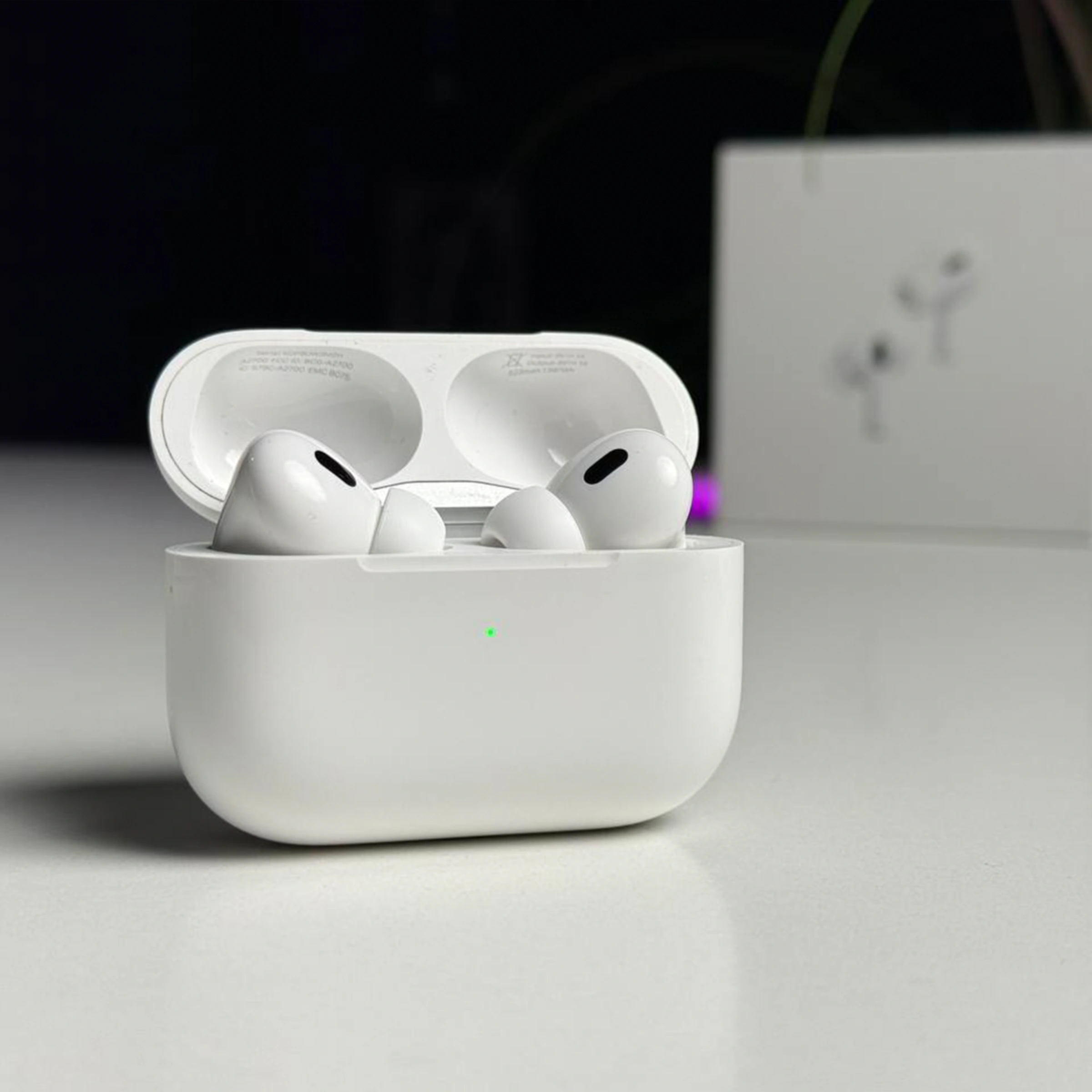 ВЖИВАНИЙ Б/У Навушники Apple AirPods Pro 2 with MagSafe Charging Case with Speaker (MQD83) - Стан: гарний | Комплектація: AirPods, коробка | Гарантія: 1 міс.
