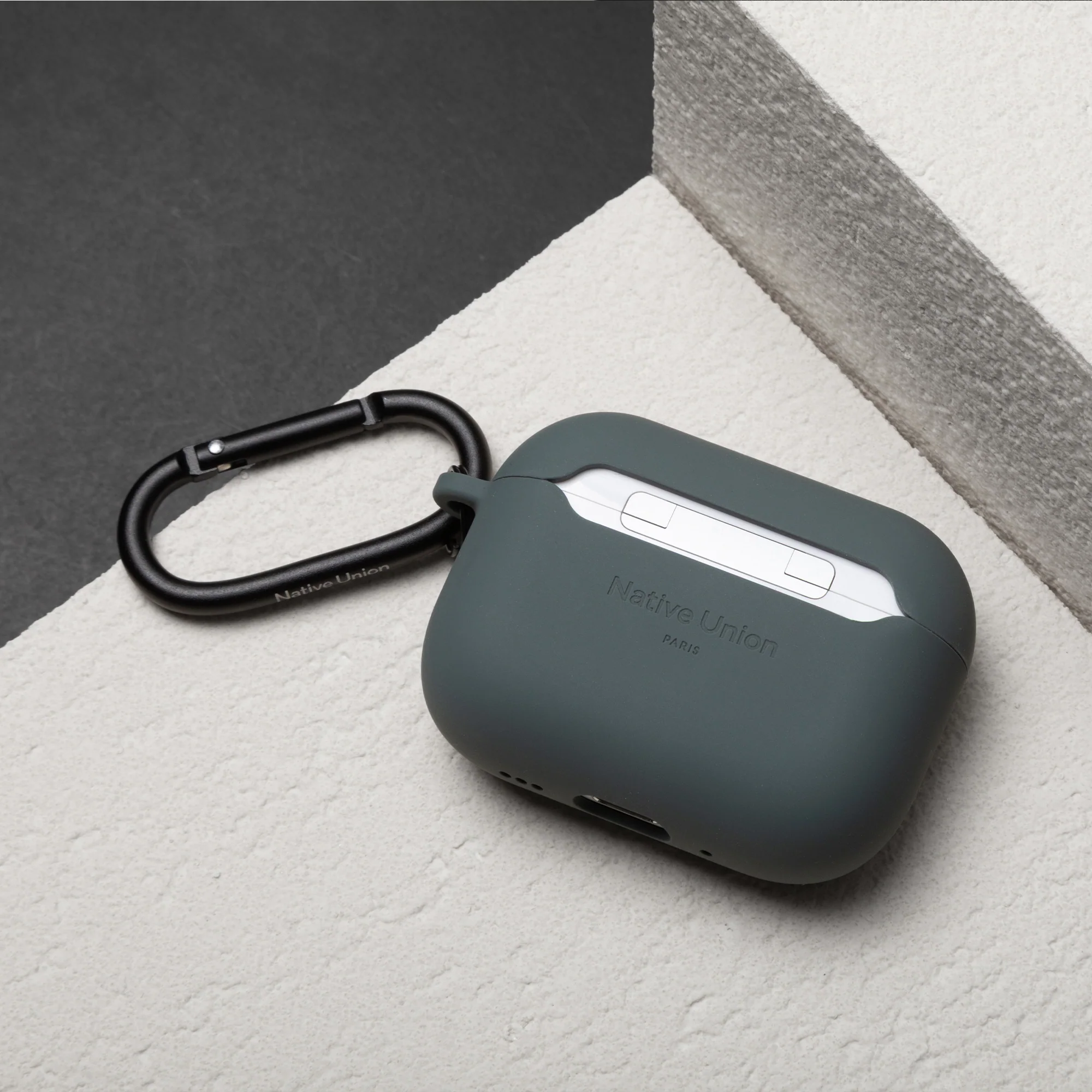 Чехол Native Union Active Case for Airpods Pro 3rd Gen - Black (ACTCSE-APPRO3-BLK)