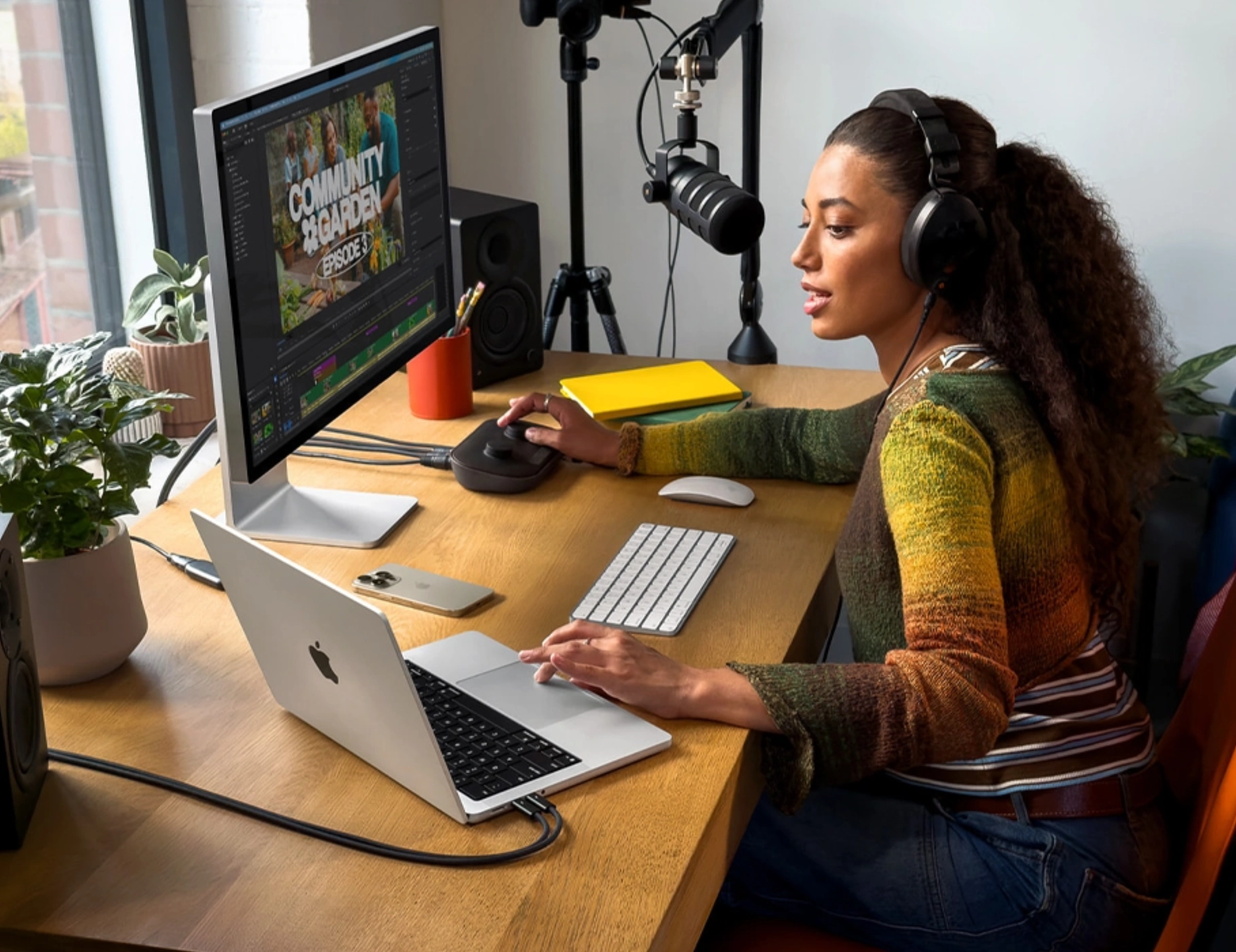 MacBook Pro 16" M5 Max против MacBook Pro 16" M4 Max: сравнение характеристик