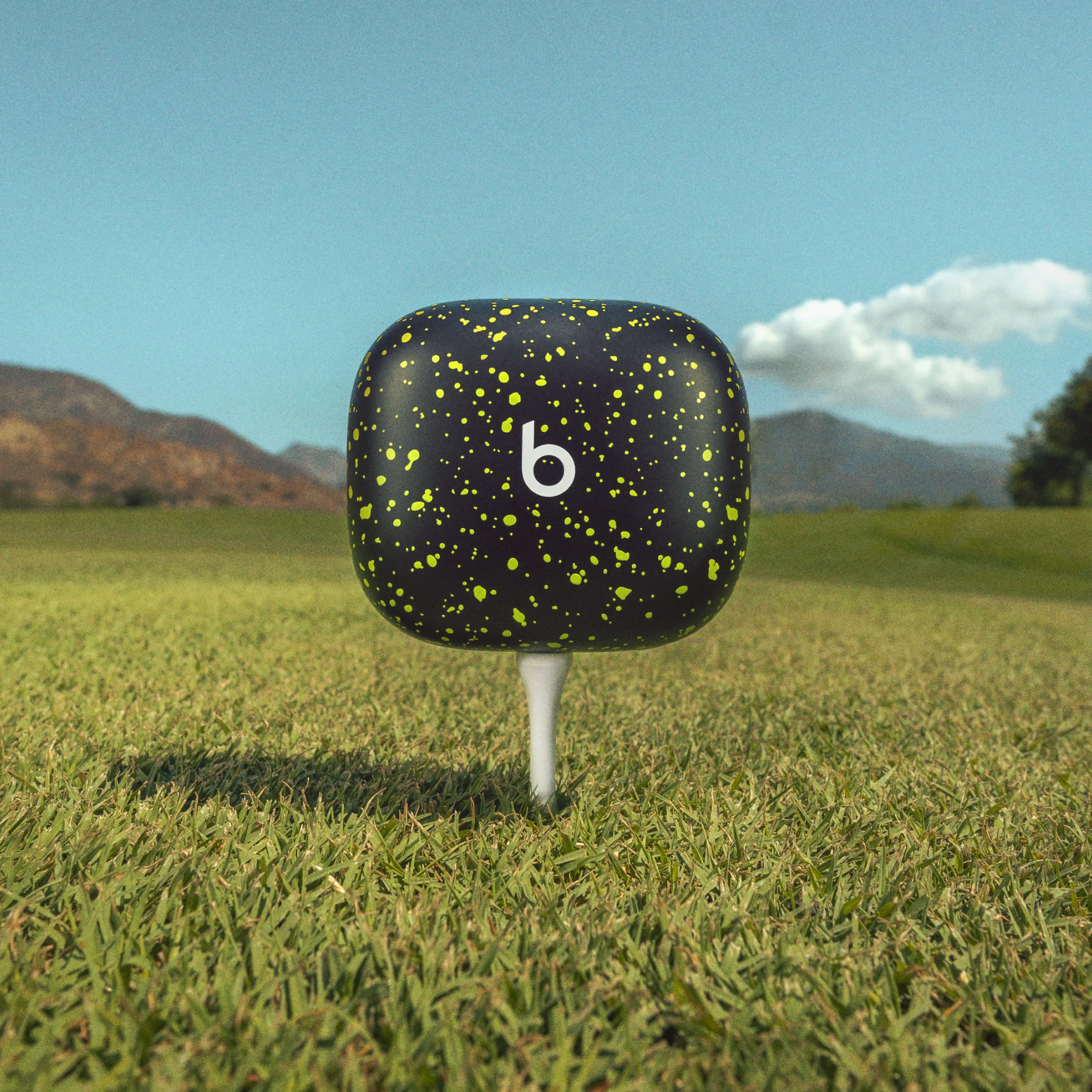 Наушники Beats x Nike Powerbeats Pro 2 — Special Edition — Volt/Black (MJ2D4)