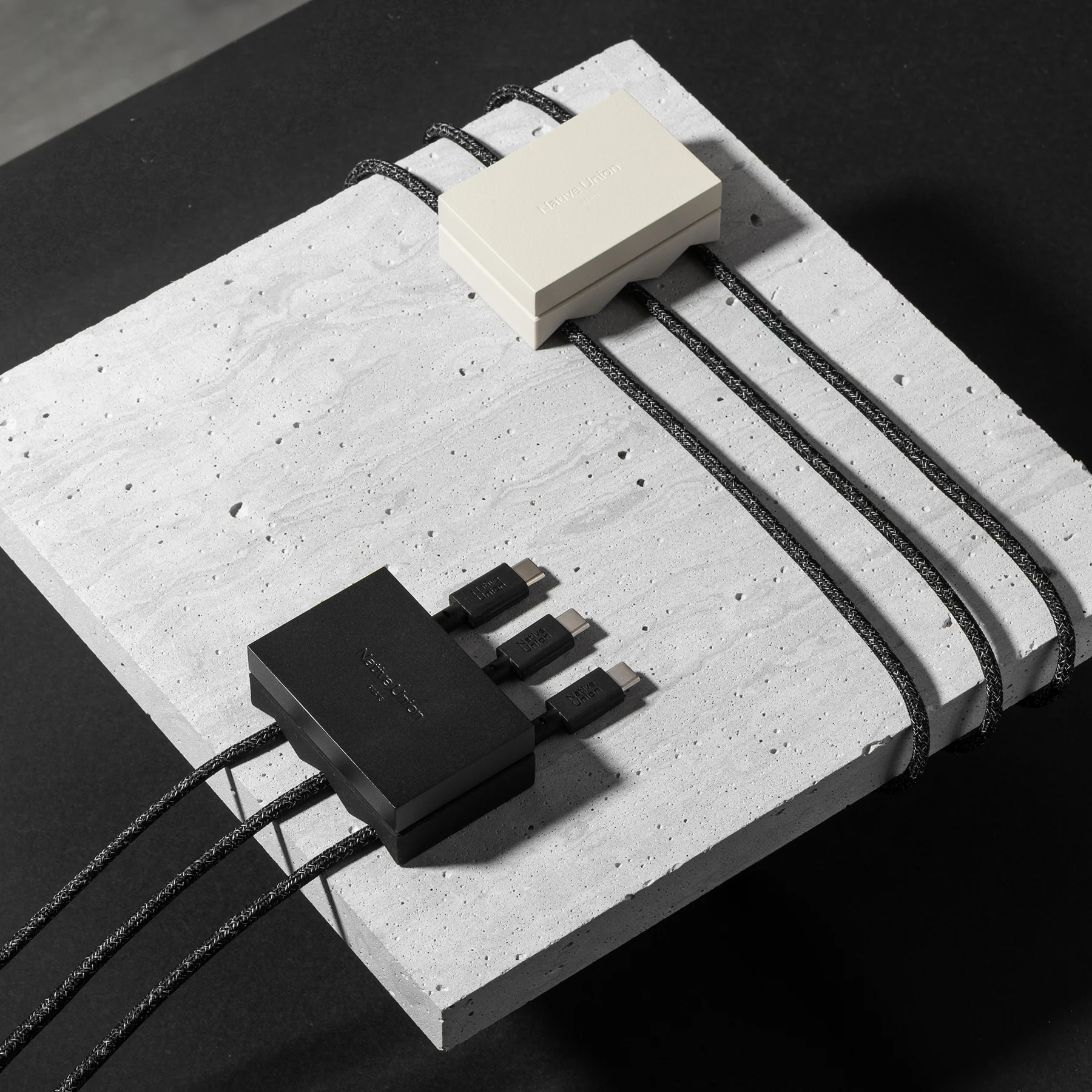 Держатель для кабелей Native Union Weighter for 3 Cables - Sandstone (CBWEIG-TRI-SAN)