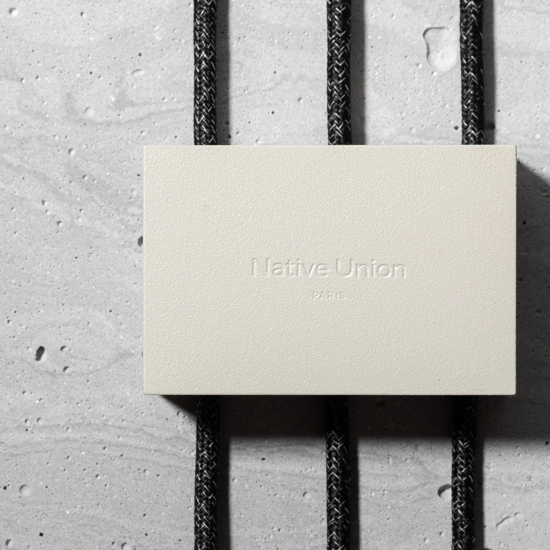 Держатель для кабелей Native Union Weighter for 3 Cables - Sandstone (CBWEIG-TRI-SAN)