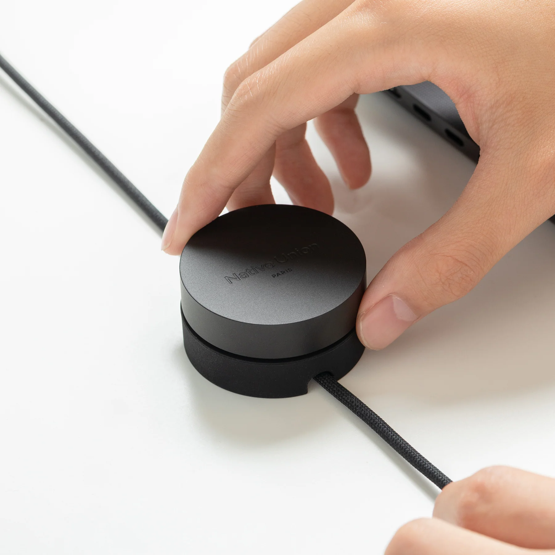 Держатель для кабеля Native Union Weighter for 1 Cable - Black (CBWEIG-SNG-BLK)