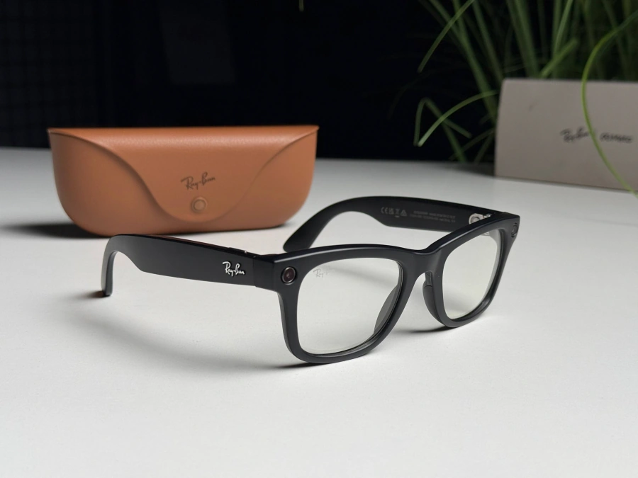 ВІТРИННІ Смарт-окуляри Ray-Ban | Meta Wayfarer Standard - Matte Black / Clear to G-15 Green Transitions (RW4006 601SM1 50-22) - Стан: гарний | Акумулятор: 100% | Комплектація: повний | Гарантія: 3 міс.