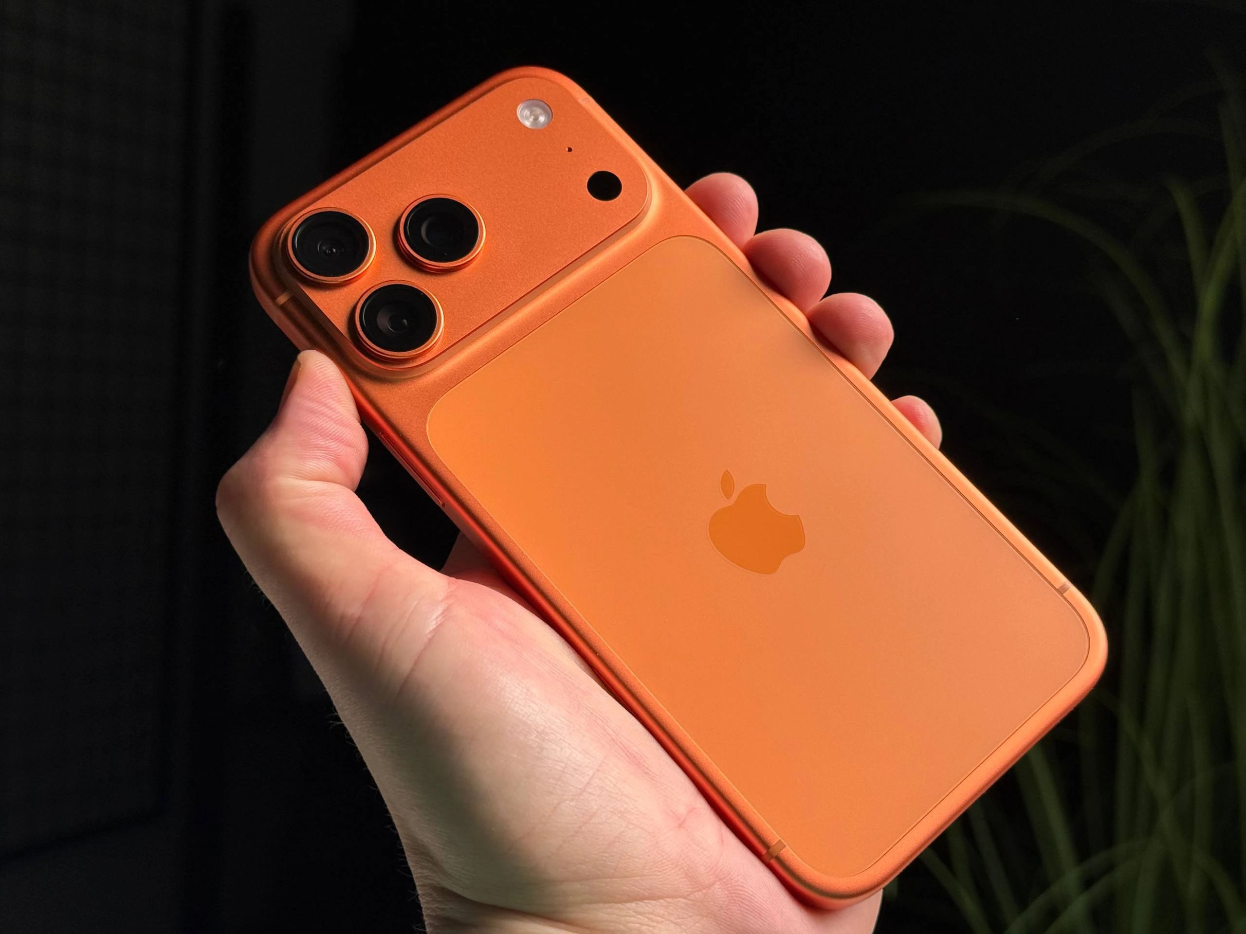 ВІТРИННИЙ Apple iPhone 17 Pro Max 2TB eSim Cosmic Orange (MFXT4, MFYK4) - Стан: ідеальний | Акумулятор: 100% | Комплектація: iPhone, кабель | Гарантія: 3 міс.