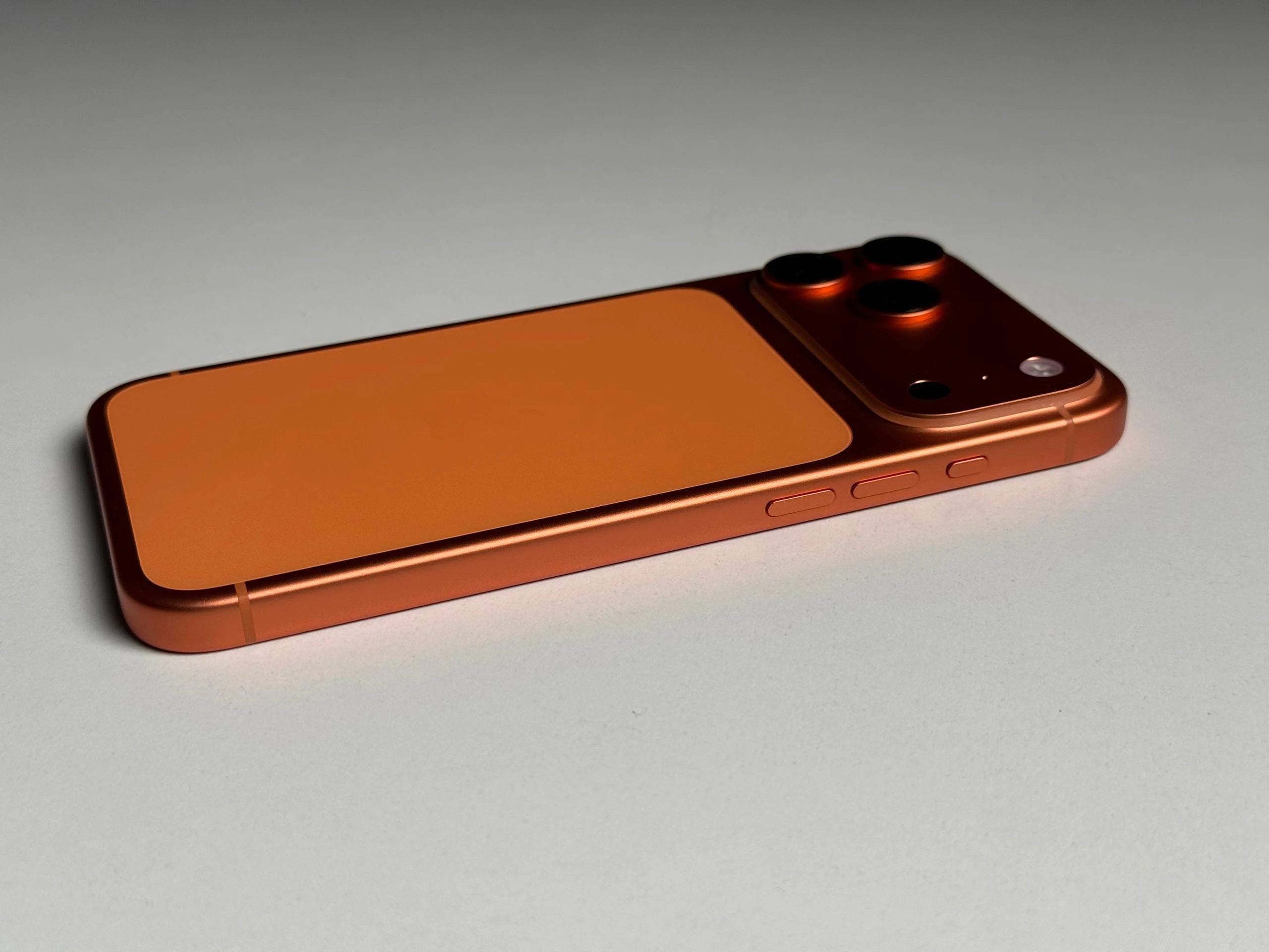 ВІТРИННИЙ Apple iPhone 17 Pro Max 2TB eSim Cosmic Orange (MFXT4, MFYK4) - Стан: ідеальний | Акумулятор: 100% | Комплектація: iPhone, кабель | Гарантія: 3 міс.