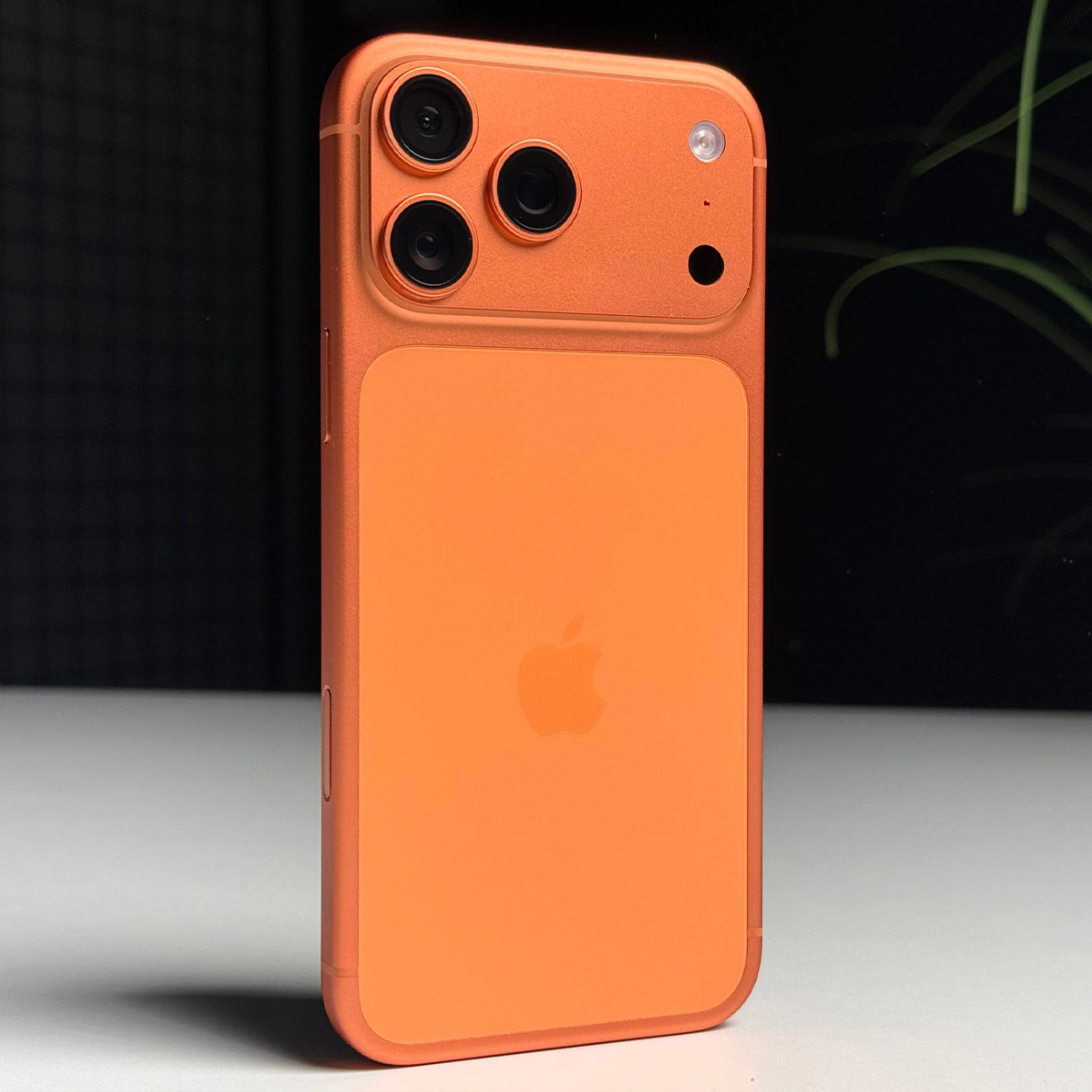 ВІТРИННИЙ Apple iPhone 17 Pro Max 2TB eSim Cosmic Orange (MFXT4, MFYK4) - Стан: ідеальний | Акумулятор: 100% | Комплектація: iPhone, кабель | Гарантія: 3 міс.