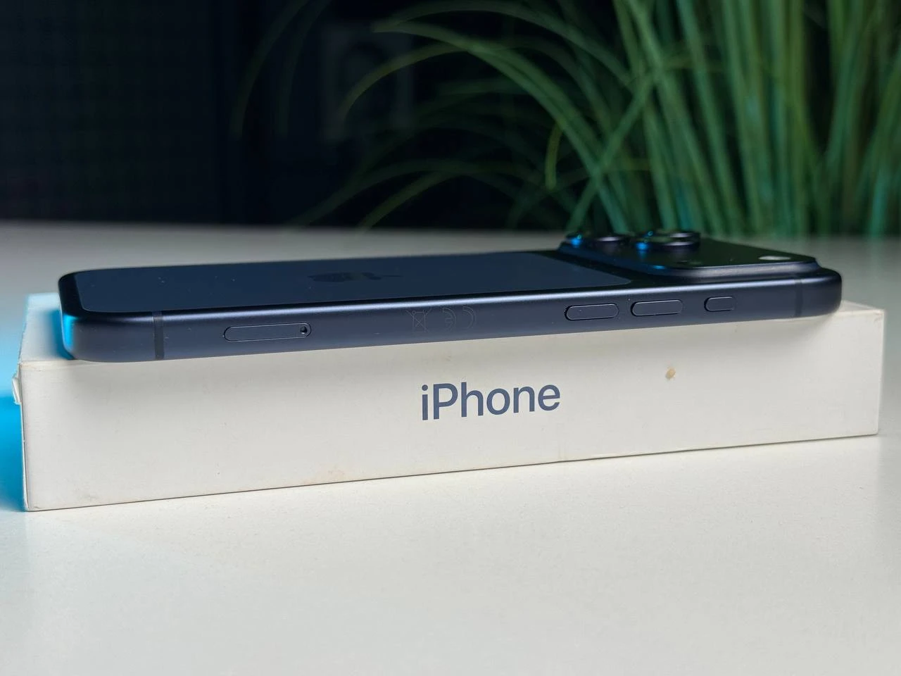 ВІТРИННИЙ Apple iPhone 17 Pro Max 512GB Deep Blue (MFYU4) - Стан: ідеальний | Акумулятор: 100% | Комплектація: повний | Гарантія: 3 міс.