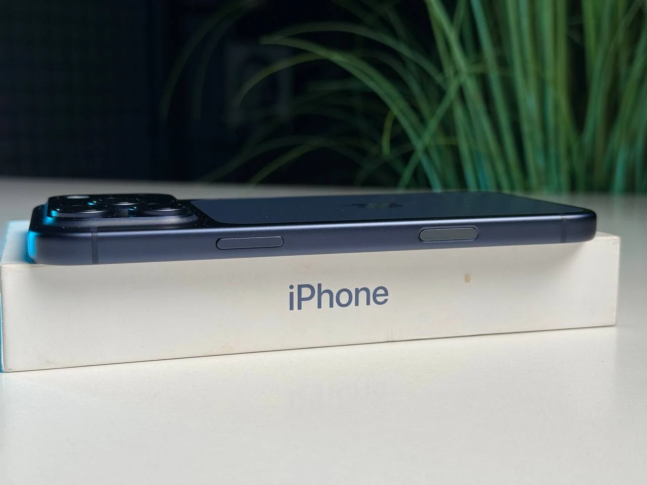 ВІТРИННИЙ Apple iPhone 17 Pro Max 512GB Deep Blue (MFYU4) - Стан: ідеальний | Акумулятор: 100% | Комплектація: повний | Гарантія: 3 міс.