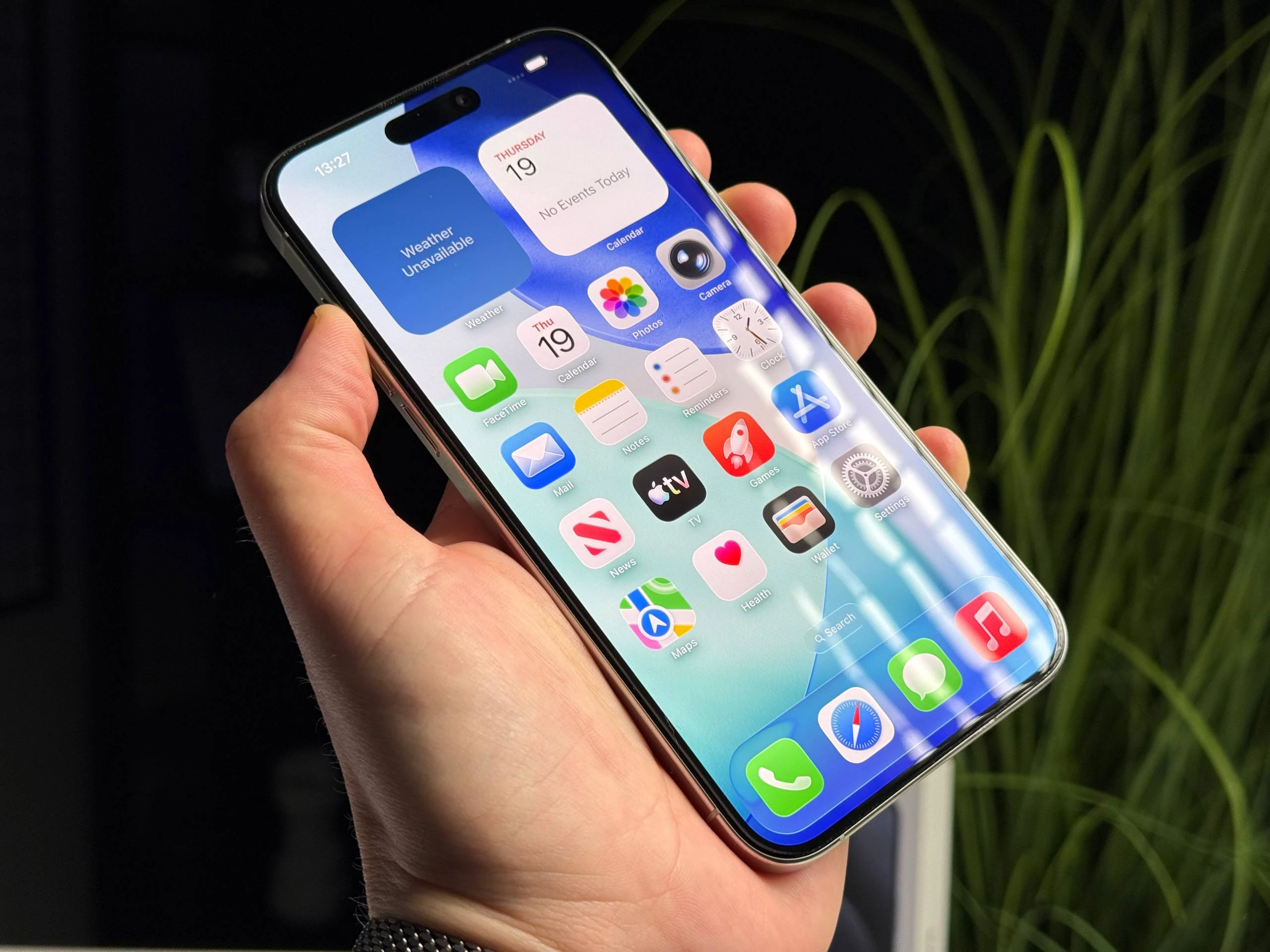 ВЖИВАНИЙ Б/У Apple iPhone 15 Pro Max 512GB White Titanium (MU7D3) - Состояние: хороший | Аккумулятор: 100% | Комплектация: iPhone, кабель | Гарантия: 3 мес.