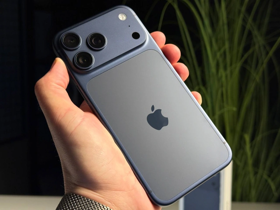 ВЖИВАНИЙ Б/У Apple iPhone 17 Pro Max 512GB Deep Blue (MFYU4) - Стан: гарний | Акумулятор: 100% | Комплектація: повний | Гарантія: 3 міс.