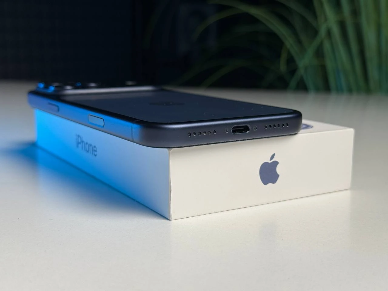 ВЖИВАНИЙ Б/У Apple iPhone 17 Pro Max 512GB Deep Blue (MFYU4) - Стан: гарний | Акумулятор: 100% | Комплектація: повний | Гарантія: 3 міс.