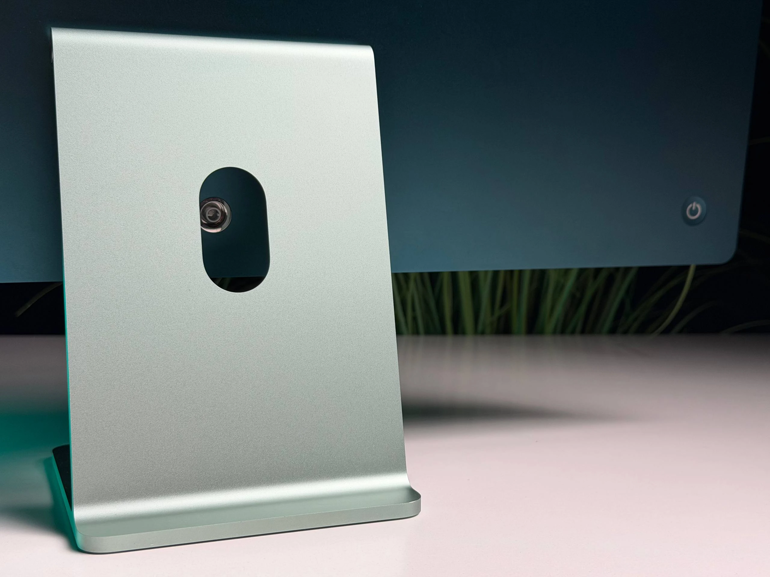 ВЖИВАНИЙ Б/У iMac 24" 4.5K Green M1/8GB/256SSD (MJV83) 2021 - Состояние: хорошее | Комплектация: полный | Гарантия: 3 мес.