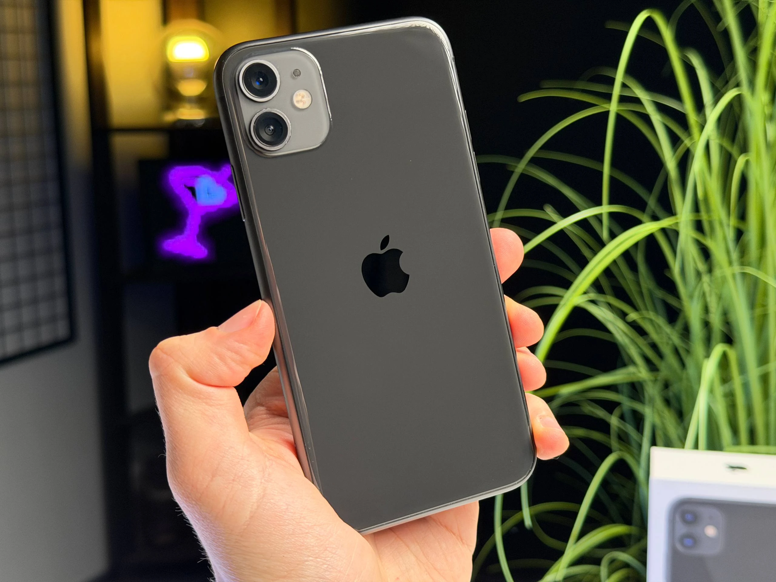 ВЖИВАНИЙ Б/У Apple iPhone 11 128GB Black (MWLE2) - Состояние: идеальный | Аккумулятор: 100% | Комплектация: полный | Гарантия: 3 мес.