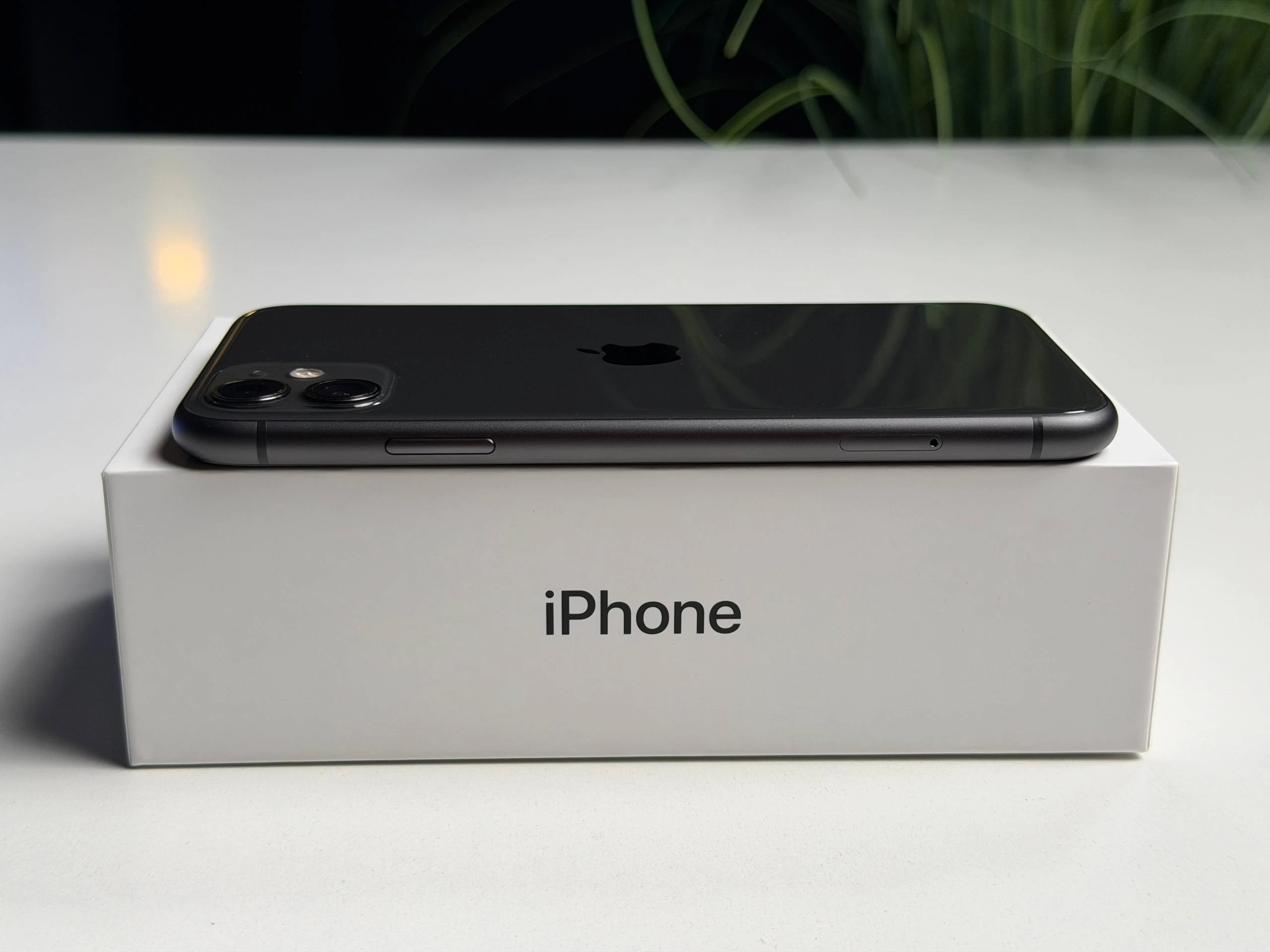 ВЖИВАНИЙ Б/У Apple iPhone 11 128GB Black (MWLE2) - Состояние: идеальный | Аккумулятор: 100% | Комплектация: полный | Гарантия: 3 мес.