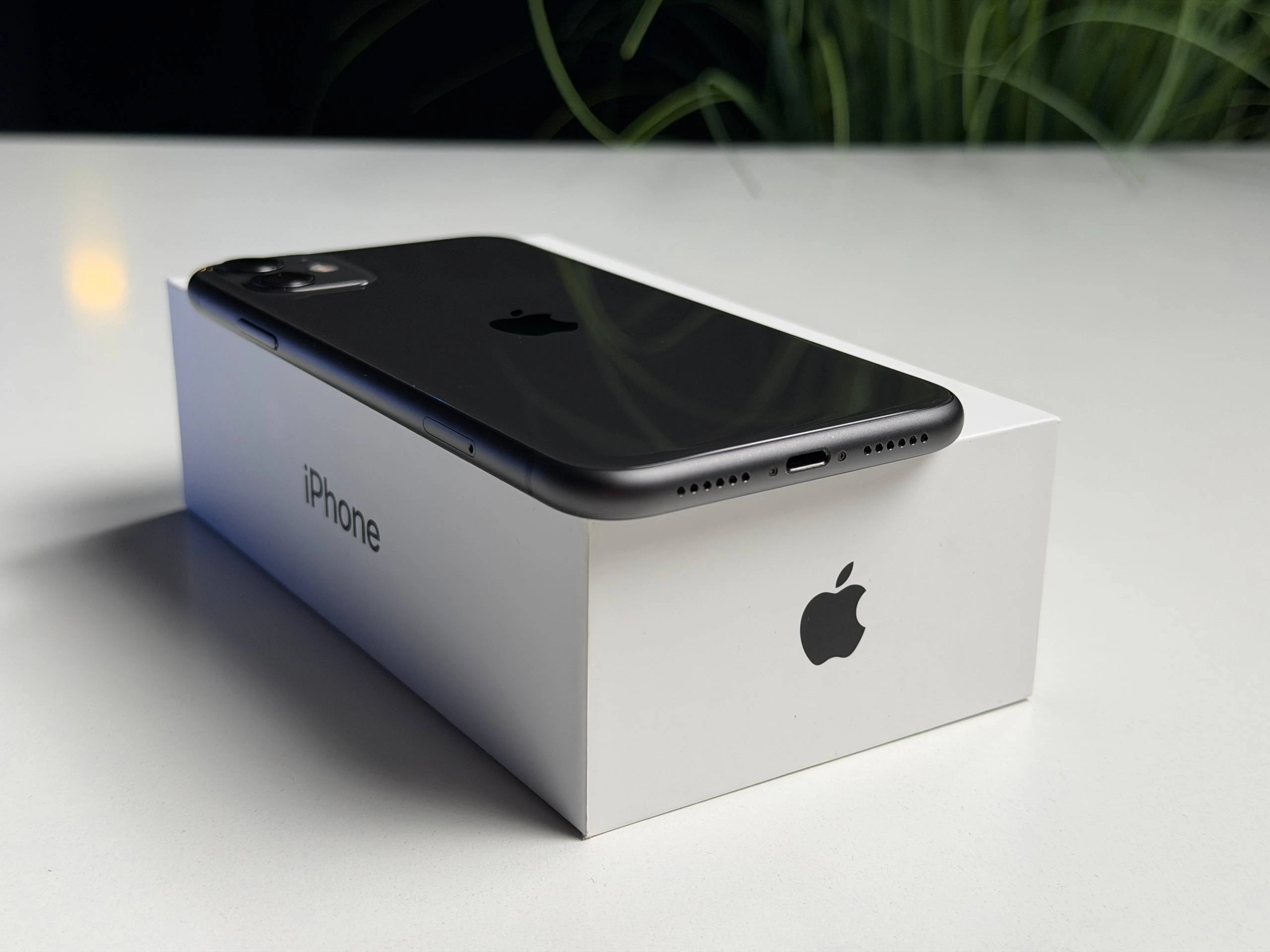 ВЖИВАНИЙ Б/У Apple iPhone 11 128GB Black (MWLE2) - Состояние: идеальный | Аккумулятор: 100% | Комплектация: полный | Гарантия: 3 мес.