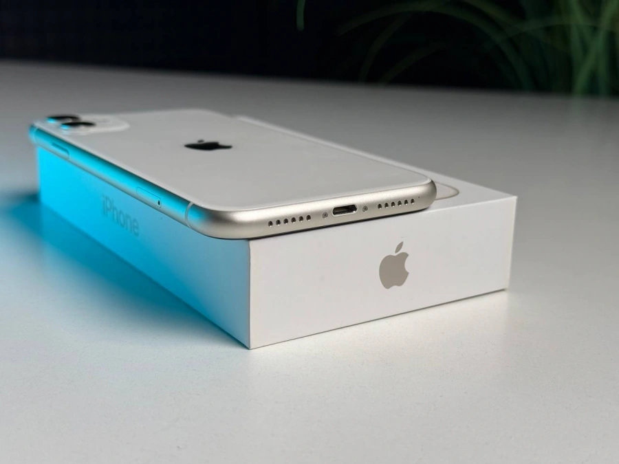 ВЖИВАНИЙ Б/У Apple iPhone 11 128GB White (MHCY3, MHDJ3) Slim Box - Стан: гарний | Акумулятор: 88% | Комплектація: повний | Гарантія: 3 міс.