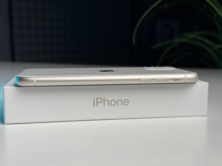 ВЖИВАНИЙ Б/У Apple iPhone 11 128GB White (MHCY3, MHDJ3) Slim Box - Стан: гарний | Акумулятор: 88% | Комплектація: повний | Гарантія: 3 міс.