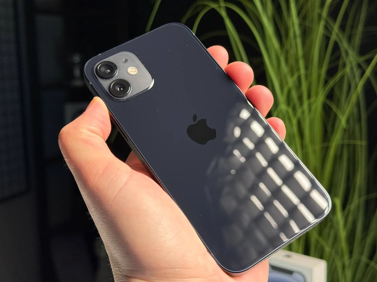 ВЖИВАНИЙ Б/У Apple iPhone 12 128GB Black (MGHC3, MGJA3) - Стан: гарний | Акумулятор: 87% | Комплектація: повний | Гарантія: 3 міс.