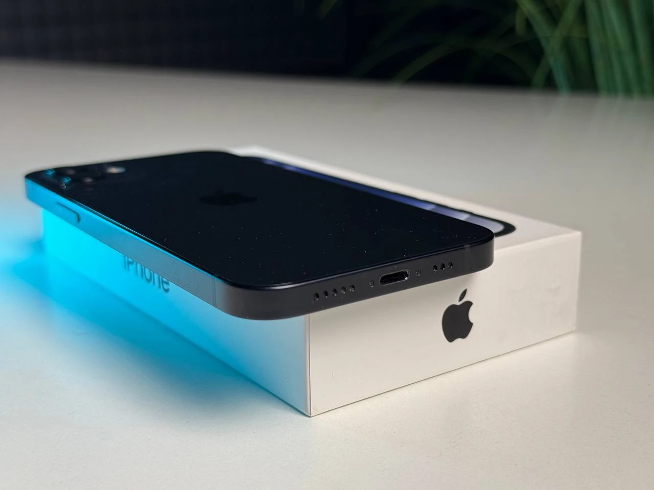 ВЖИВАНИЙ Б/У Apple iPhone 12 128GB Black (MGHC3, MGJA3) - Стан: гарний | Акумулятор: 87% | Комплектація: повний | Гарантія: 3 міс.