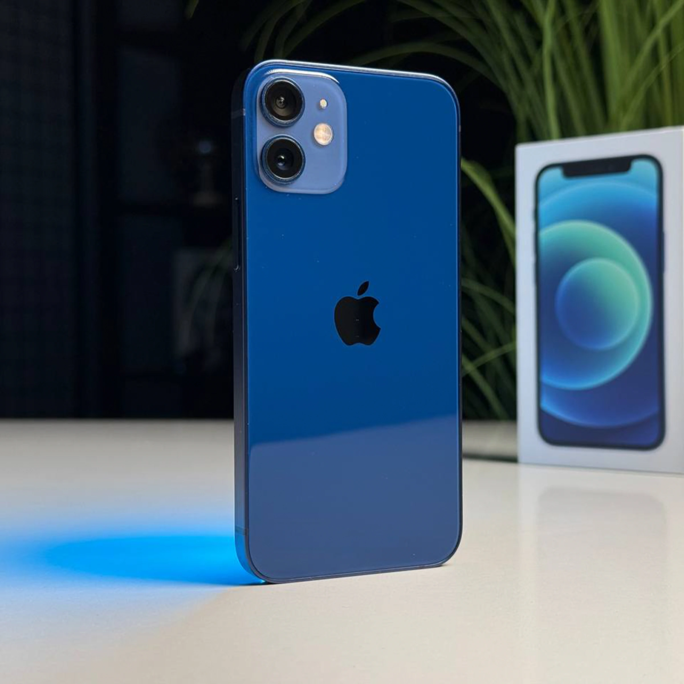 ВЖИВАНИЙ Б/У Apple iPhone 12 Mini 128GB Blue (MG8P3, MGE63) - Стан: гарний | Акумулятор: 100% | Комплектація: повний | Гарантія: 3 міс.