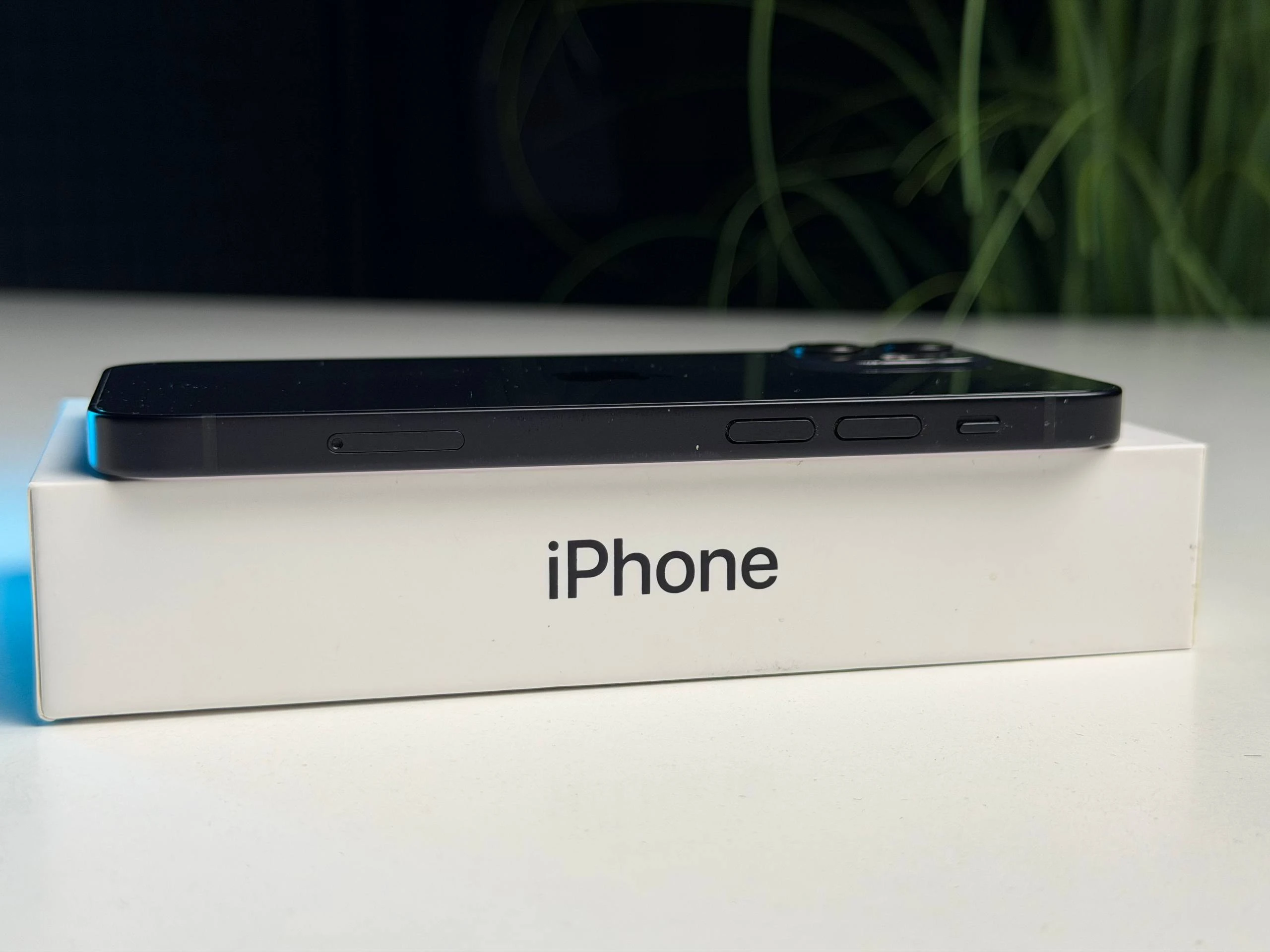 ВЖИВАНИЙ Б/У Apple iPhone 12 Mini 64GB Black (MG8F3, MGDX3) - Состояние: хороший | Аккумулятор: 100% | Комплектация: полный | Гарантия: 3 мес.