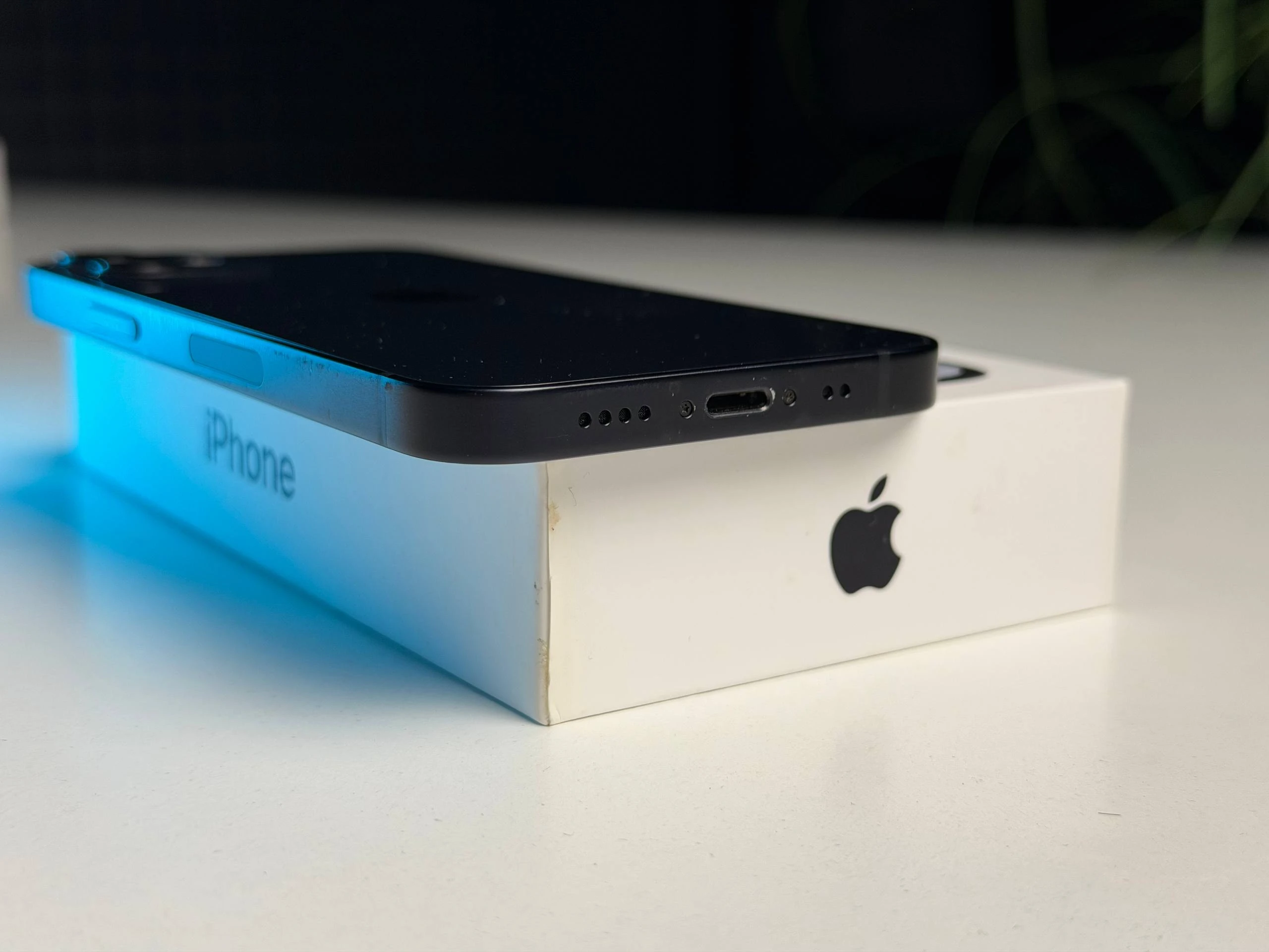 ВЖИВАНИЙ Б/У Apple iPhone 12 Mini 64GB Black (MG8F3, MGDX3) - Состояние: хороший | Аккумулятор: 100% | Комплектация: полный | Гарантия: 3 мес.