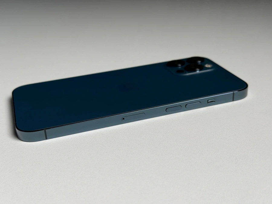 ВЖИВАНИЙ Б/У Apple iPhone 12 Pro Max 256GB Pacific Blue (MGCN3, MGDF3) - Стан: гарний | Акумулятор: 90% | Комплектація: iPhone, кабель | Гарантія: 3 міс.