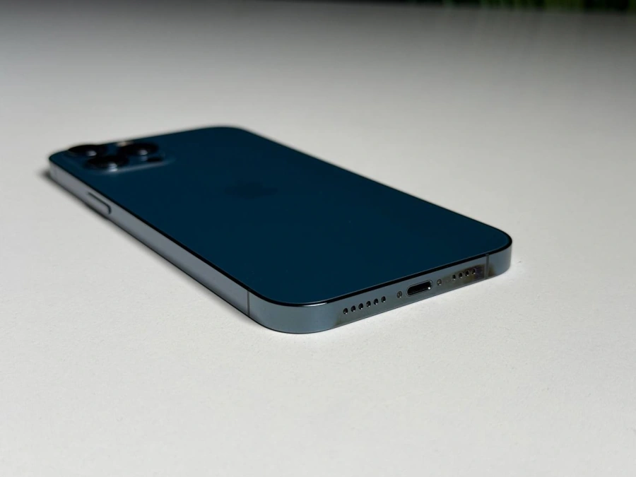 ВЖИВАНИЙ Б/У Apple iPhone 12 Pro Max 256GB Pacific Blue (MGCN3, MGDF3) - Стан: гарний | Акумулятор: 90% | Комплектація: iPhone, кабель | Гарантія: 3 міс.