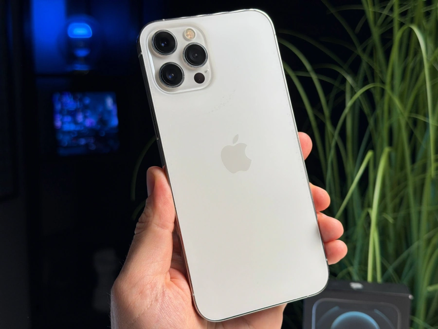 ВЖИВАНИЙ Б/У Apple iPhone 12 Pro Max 256GB Silver (MGCL3, MGDD3) - Стан: гарний | Акумулятор: 100% | Комплектація: повний | Гарантія: 3 міс.
