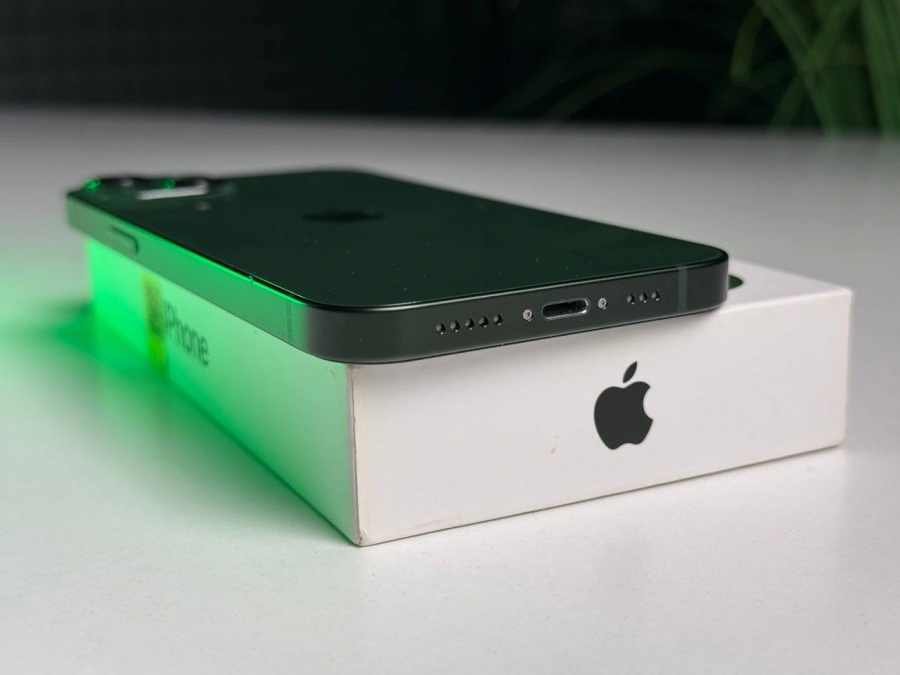 ВЖИВАНИЙ Б/У Apple iPhone 13 128GB Green (MNGD3, MNGK3) - Состояние: хороший | Аккумулятор: 100% | Комплектация: полный | Гарантия: 3 мес.