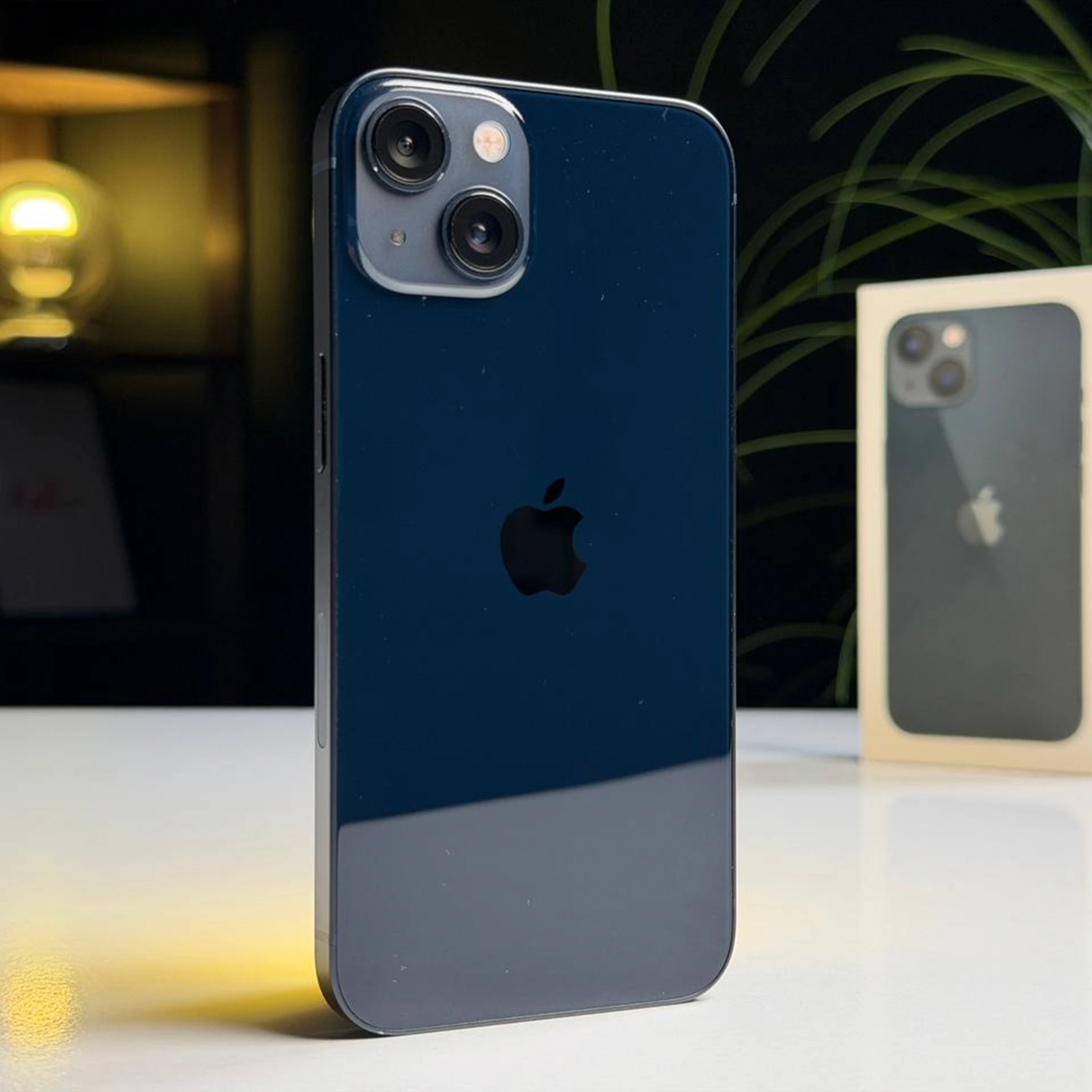 ВЖИВАНИЙ Б/У Apple iPhone 13 128GB Midnight (MLML3, MLPF3) - Стан: гарний | Акумулятор: 100% | Комплектація: повний | Гарантія: 3 міс.