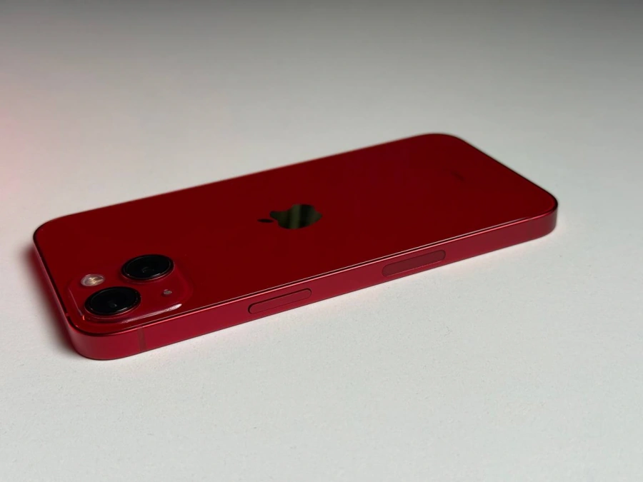 ВЖИВАНИЙ Б/У Apple iPhone 13 128GB (PRODUCT)RED (MLMQ3, MLPJ3) - Стан: задовільний | Акумулятор: 84% | Комплектація: iPhone, кабель | Гарантія: 3 міс.