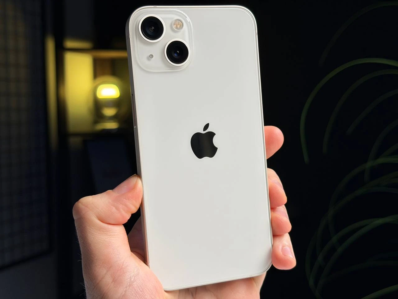 ВЖИВАНИЙ Б/У Apple iPhone 13 128GB Starlight (MLMM3, MLPG3) - Стан: гарний | Акумулятор: 100% | Комплектація: повний | Гарантія: 3 міс.