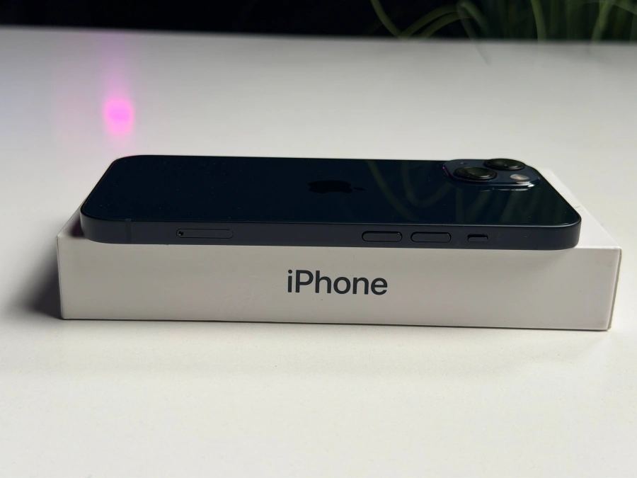 ВЖИВАНИЙ Б/У Apple iPhone 13 256GB Midnight (MLMU3, MLQ63) - Стан: гарний | Акумулятор: 100% | Комплектація: повний | Гарантія: 3 міс.