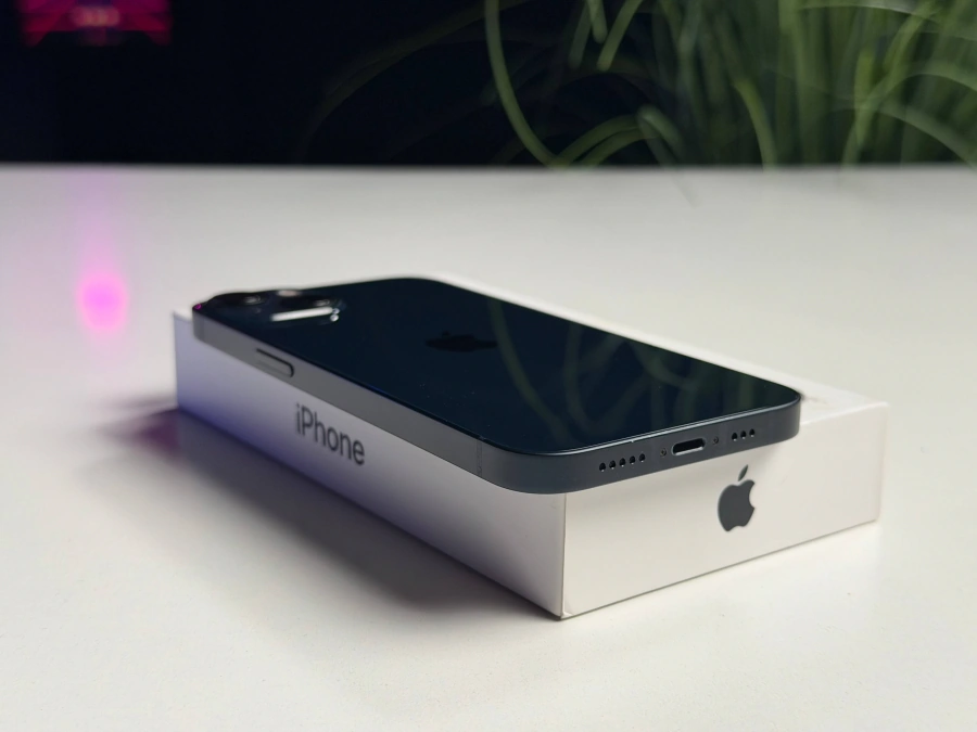 ВЖИВАНИЙ Б/У Apple iPhone 13 256GB Midnight (MLMU3, MLQ63) - Стан: гарний | Акумулятор: 100% | Комплектація: повний | Гарантія: 3 міс.