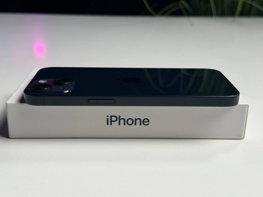 ВЖИВАНИЙ Б/У Apple iPhone 13 256GB Midnight (MLMU3, MLQ63) - Стан: гарний | Акумулятор: 100% | Комплектація: повний | Гарантія: 3 міс.