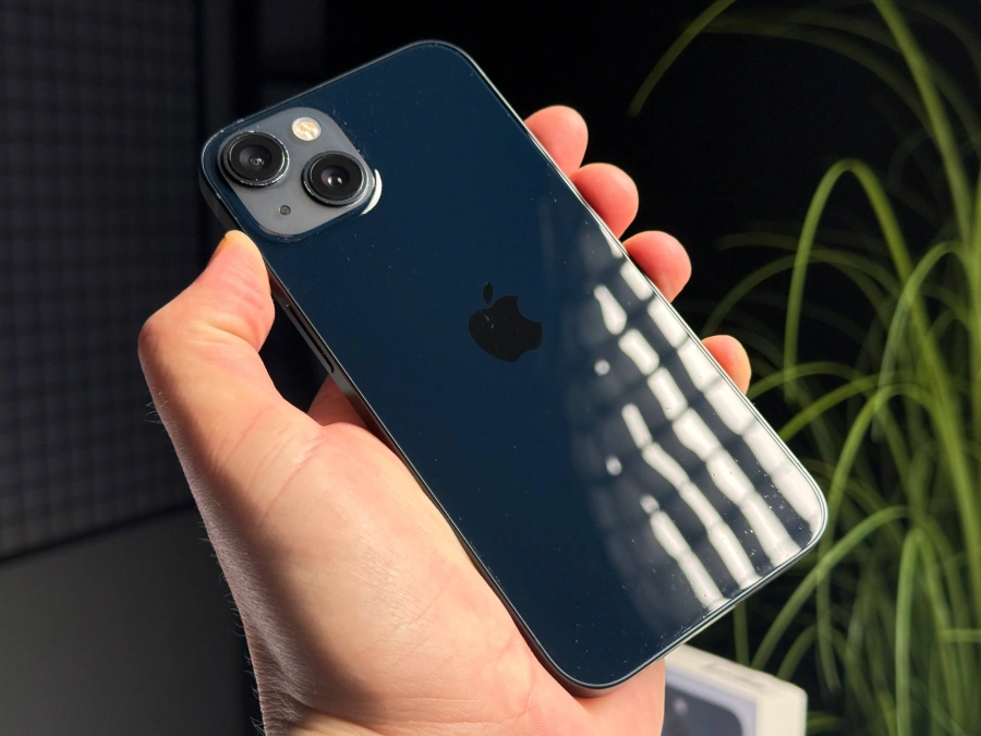 ВЖИВАНИЙ Б/У Apple iPhone 13 256GB Midnight (MLMU3, MLQ63) - Стан: гарний | Акумулятор: 100% | Комплектація: повний | Гарантія: 3 міс.
