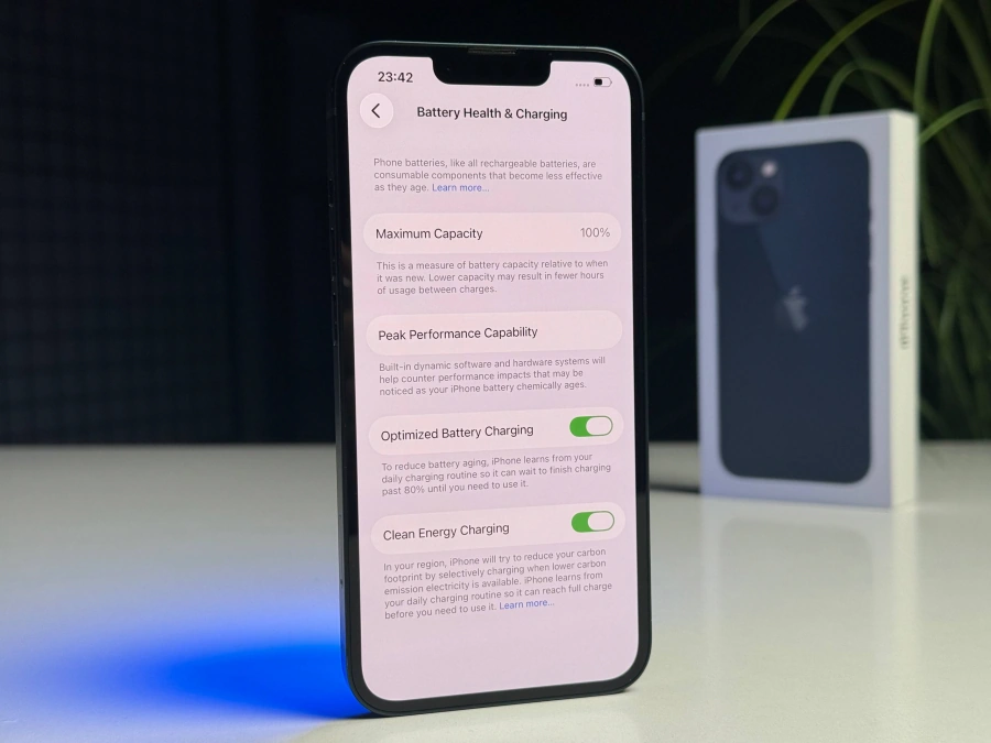 ВЖИВАНИЙ Б/У Apple iPhone 13 256GB Midnight (MLMU3, MLQ63) - Стан: гарний | Акумулятор: 100% | Комплектація: повний | Гарантія: 3 міс.
