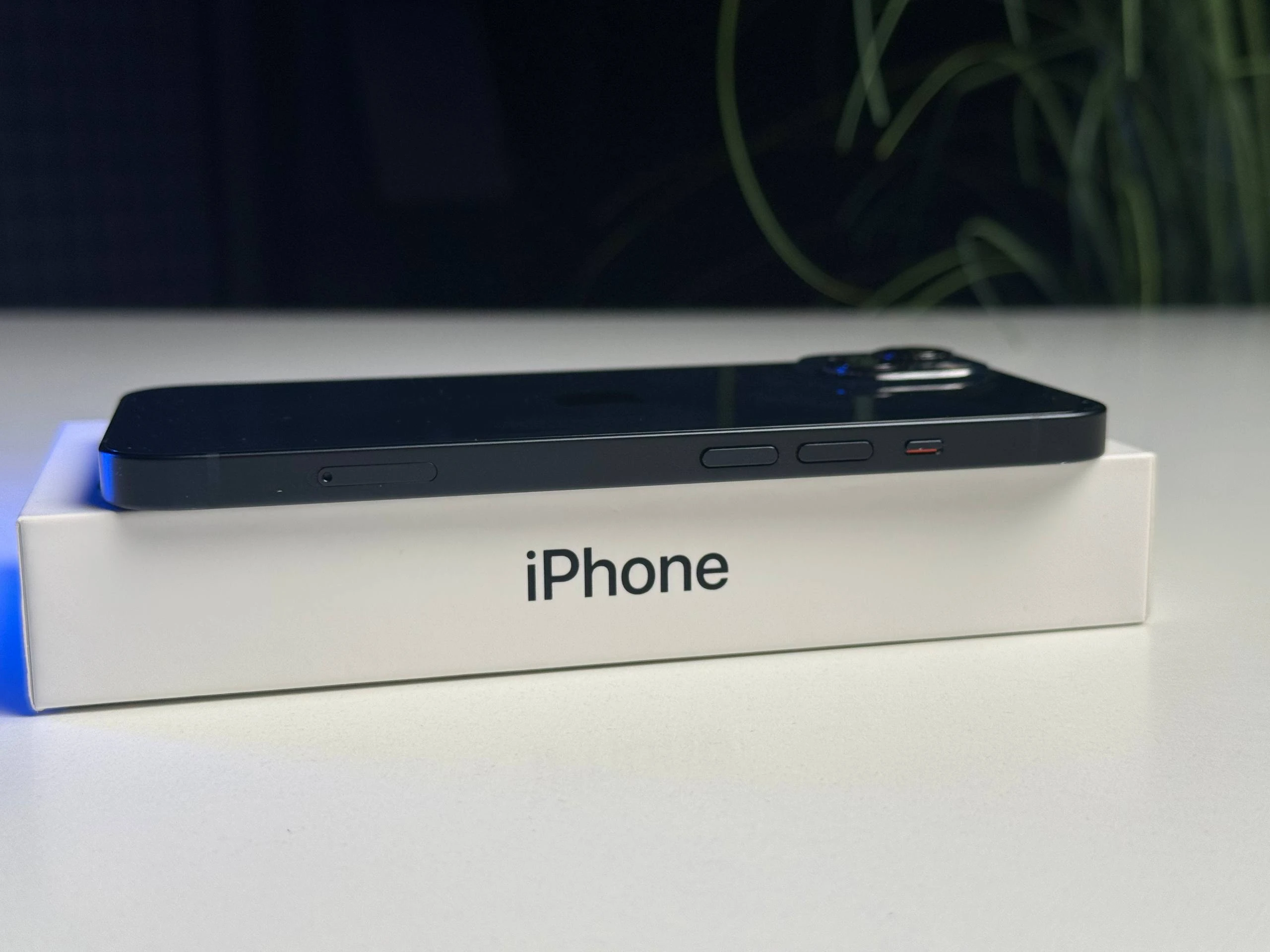 ВЖИВАНИЙ Б/У Apple iPhone 13 256GB Midnight (MLMU3, MLQ63) - Состояние: хороший | Аккумулятор: 100% | Комплектация: полный | Гарантия: 3 мес.