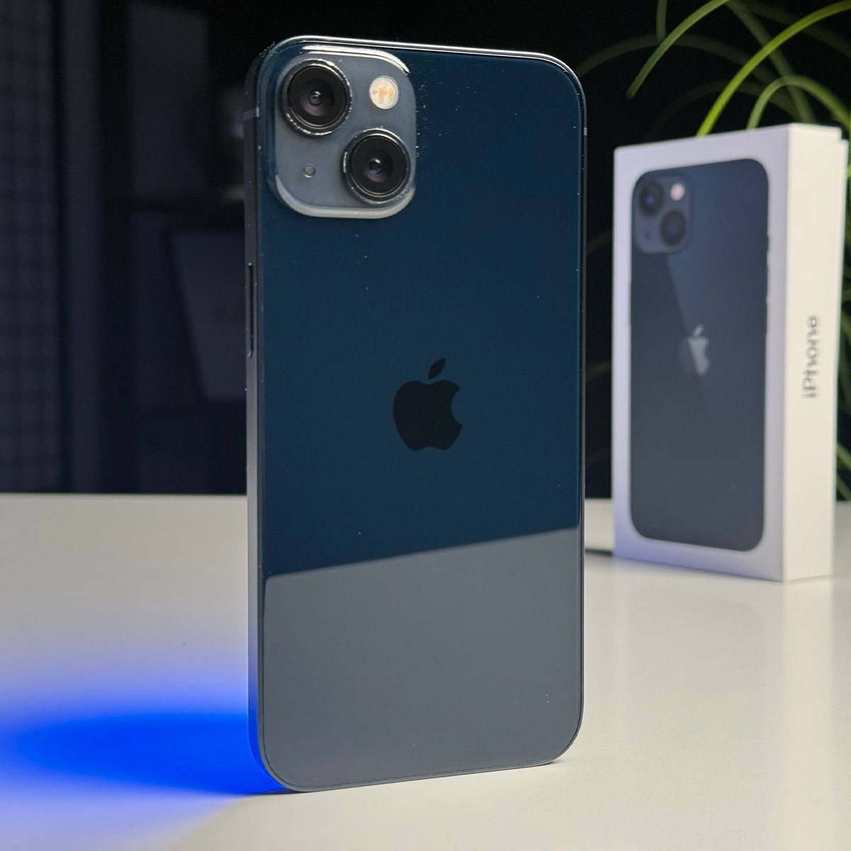 ВЖИВАНИЙ Б/У Apple iPhone 13 256GB Midnight (MLMU3, MLQ63) - Состояние: хороший | Аккумулятор: 100% | Комплектация: полный | Гарантия: 3 мес.