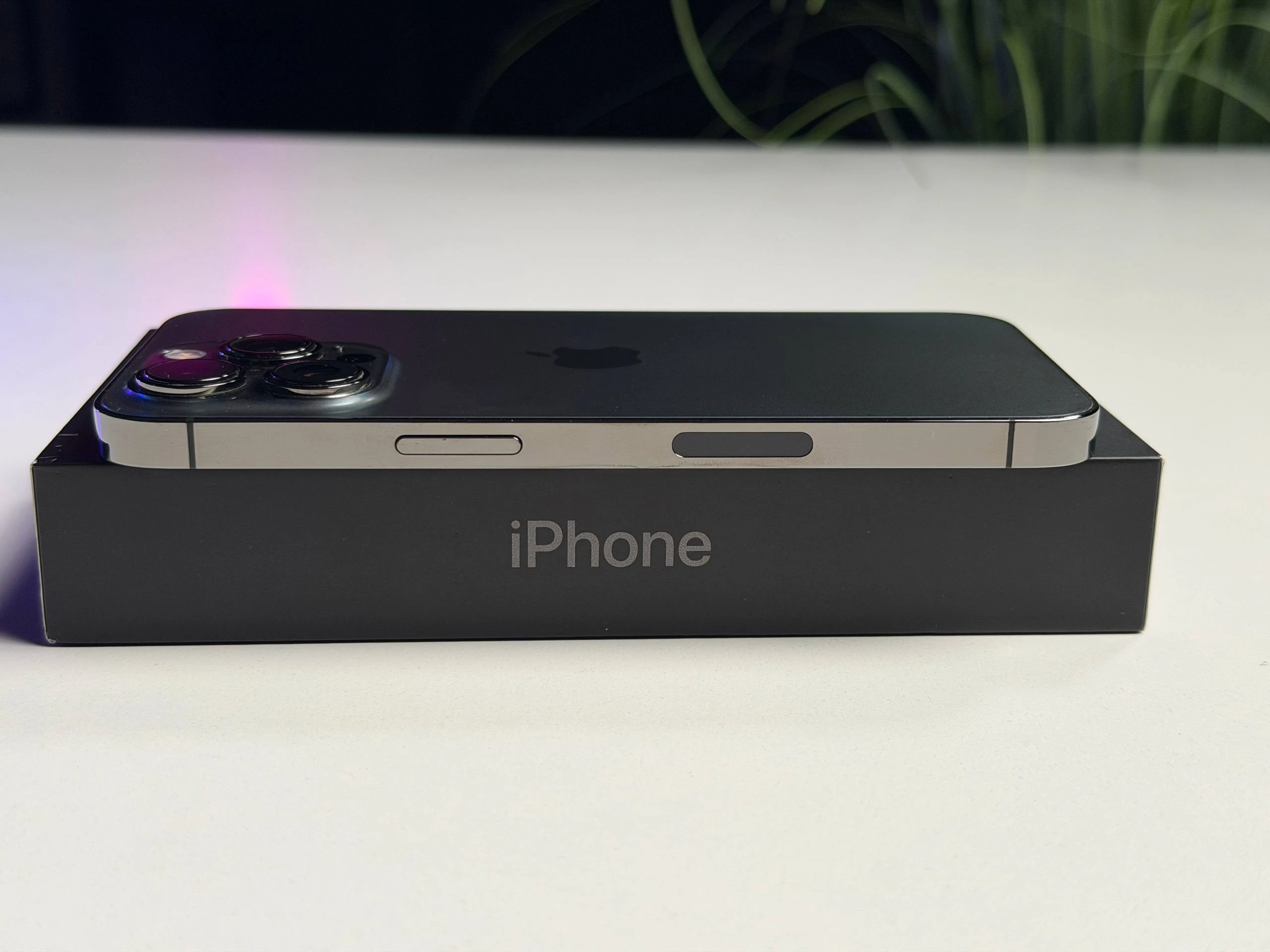 ВЖИВАНИЙ Б/У Apple iPhone 13 Pro 128GB Graphite (MLTP3, MLV93) - Состояние: хороший | Аккумулятор: 100% | Комплектация: полный | Гарантия: 3 мес.